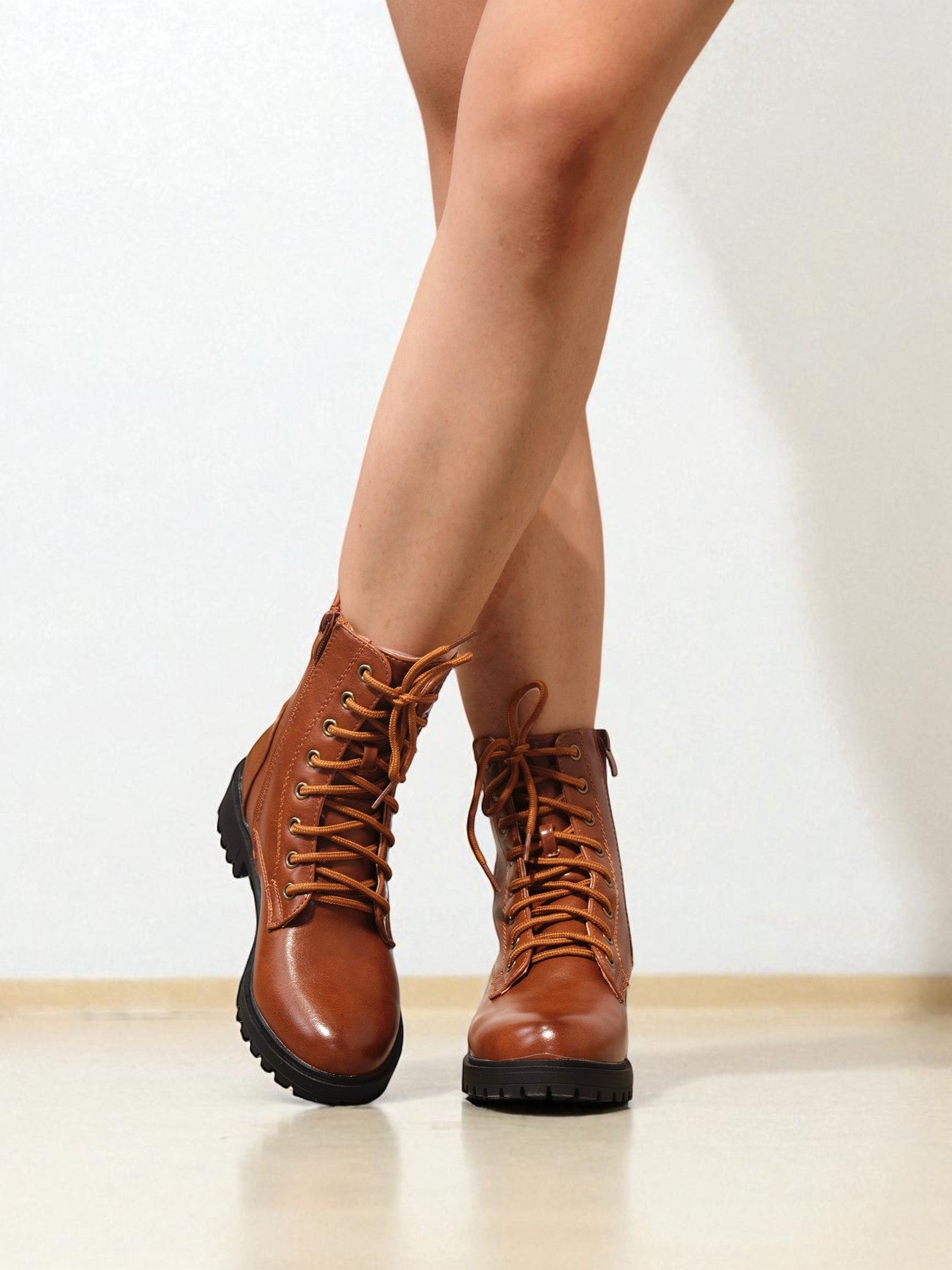Botines militares básicos con cordones estilo combat boots