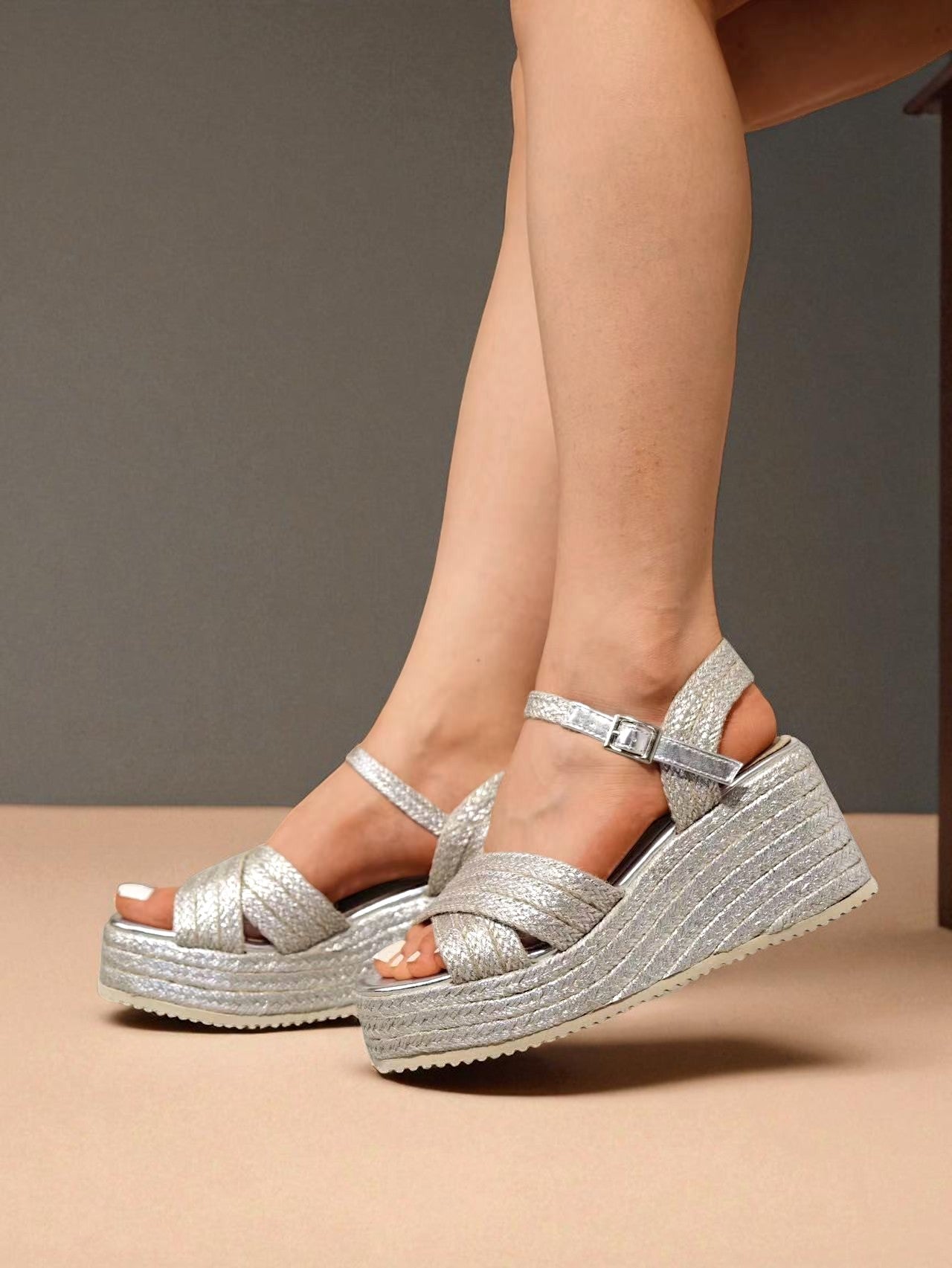 Sandalias de Plataforma con Tiras Cruzadas Brillantes para Mujer Dorado/Plateado