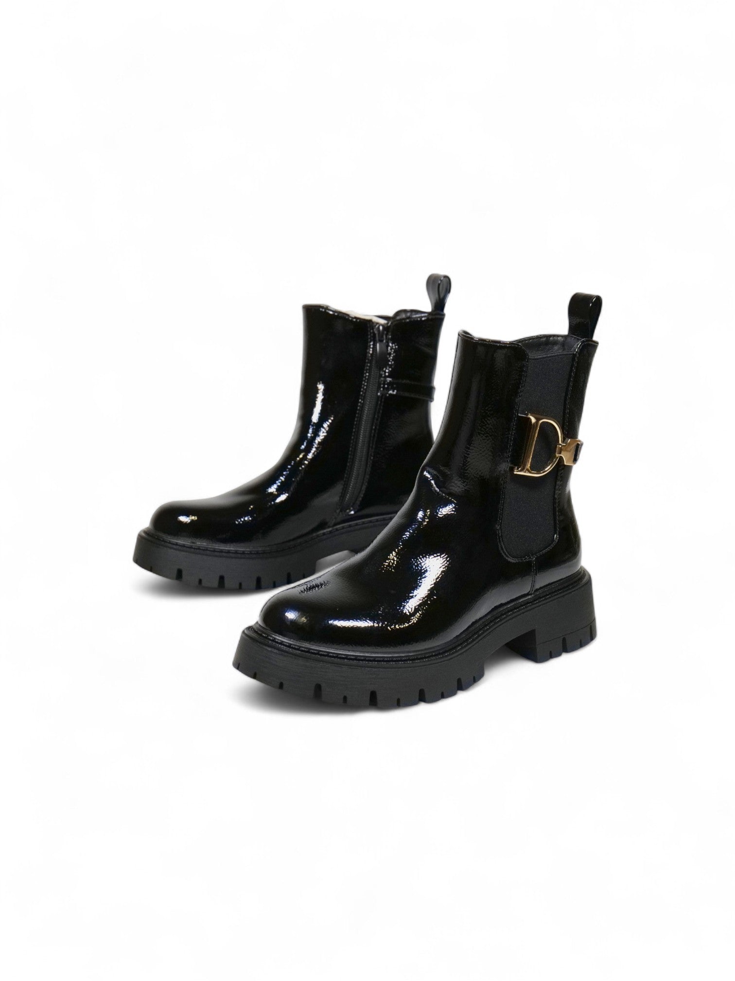 Botines Chelsea de charol para mujer con suela chunky y detalle metálico dorado – Botas negras modernas y cómodas