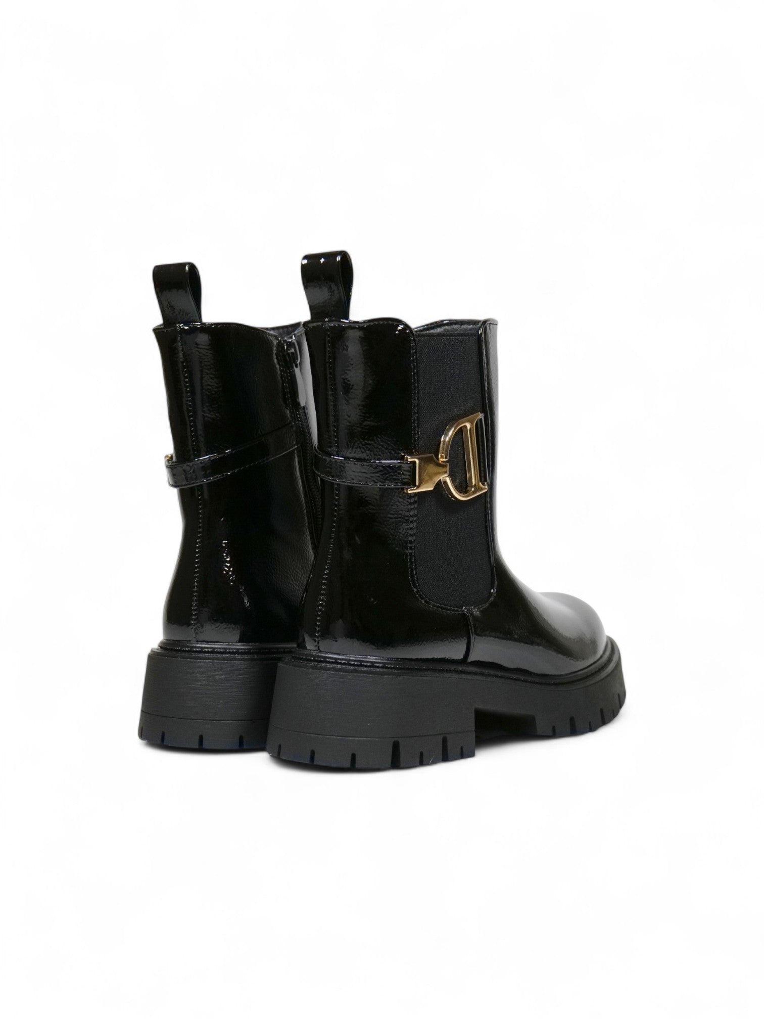 Botines Chelsea de charol para mujer con suela chunky y detalle metálico dorado – Botas negras modernas y cómodas