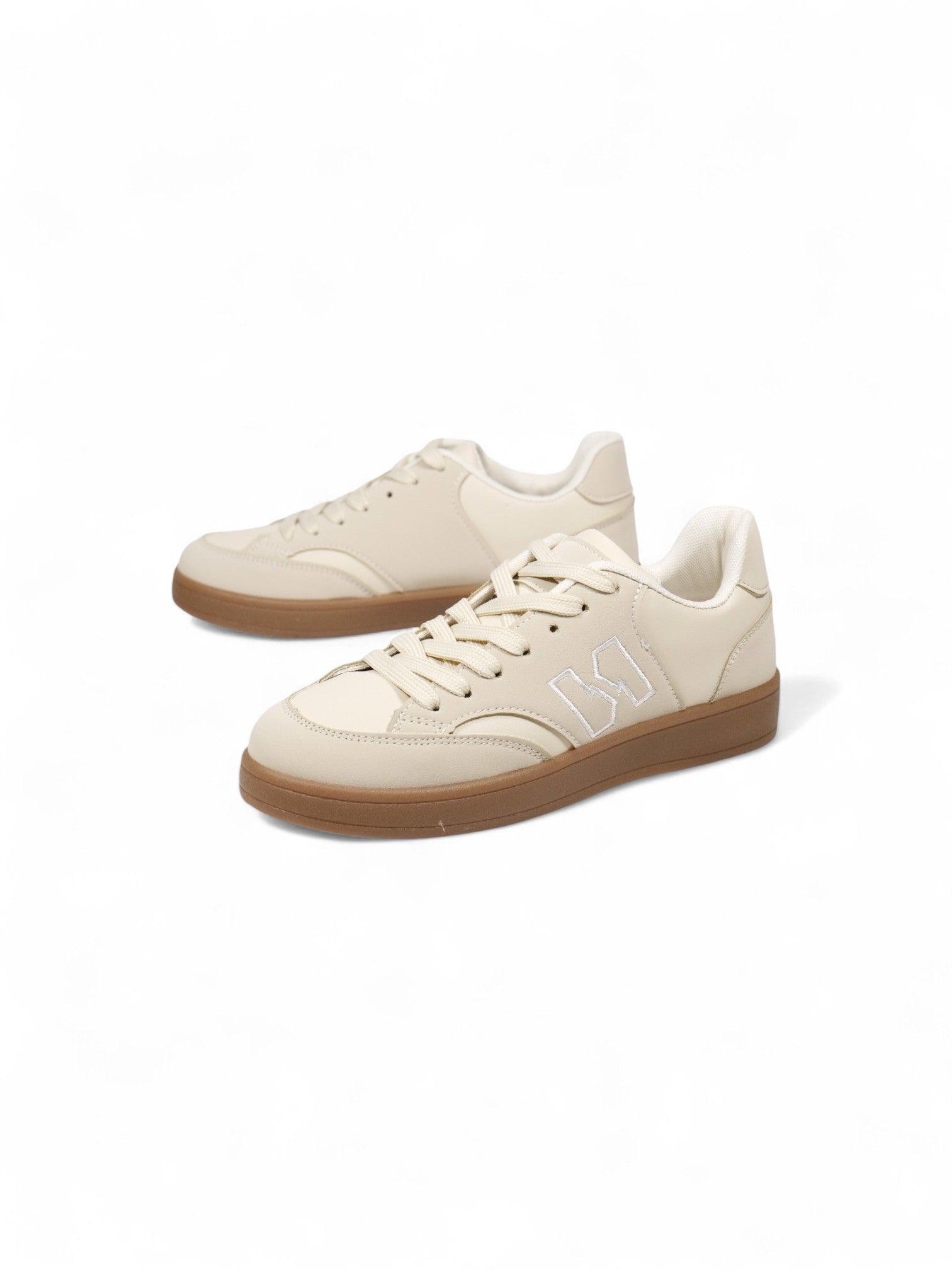 Zapatillas deportivas retro para mujer con suela de goma y logo lateral – Sneakers urbanas en burdeos, negro y beige