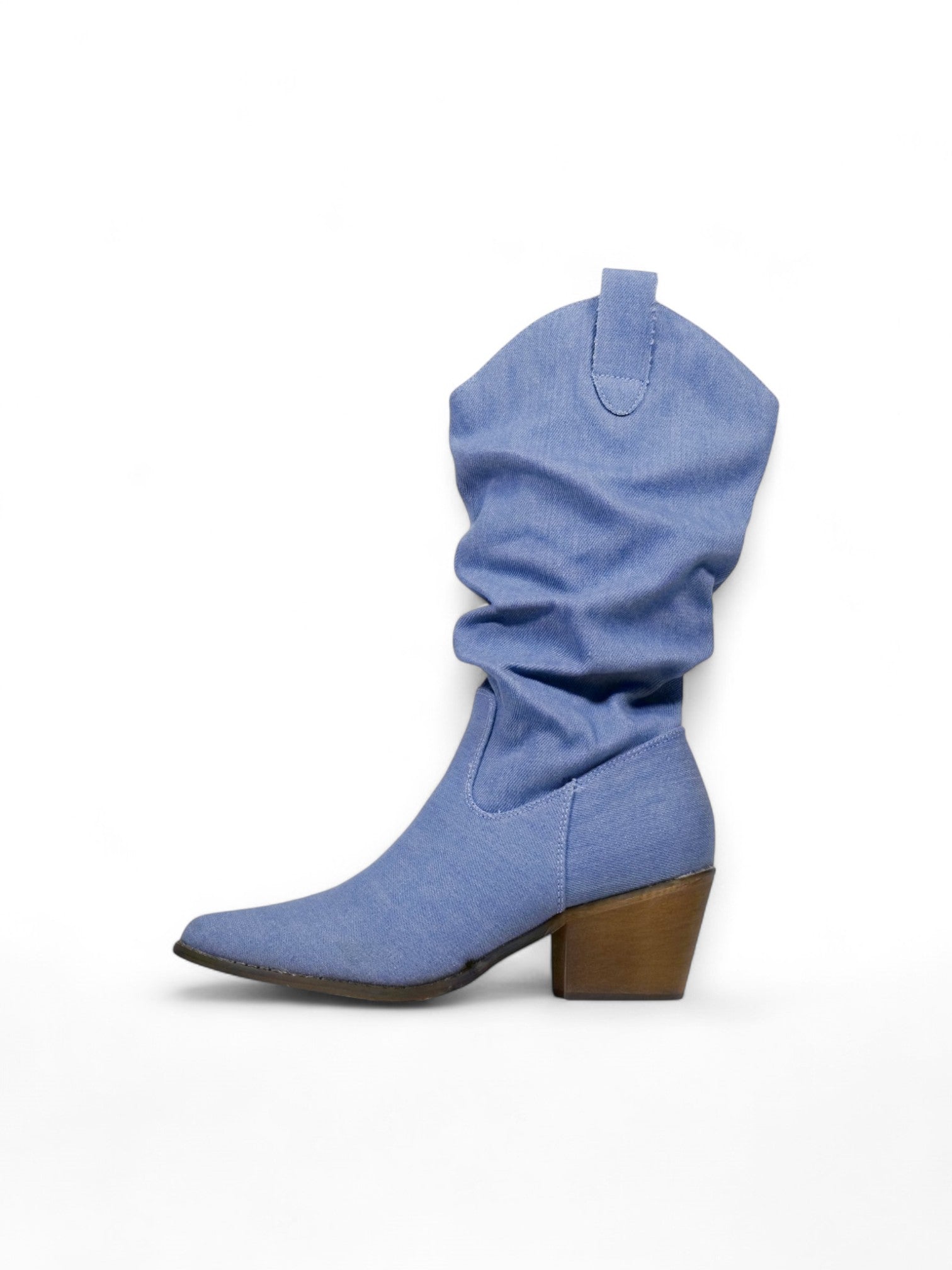 Botas cowboy de mujer en gamuza sintética y denim con caña fruncida, punta fina y tacón ancho medio – estilo western moderno en camel, negro y azul