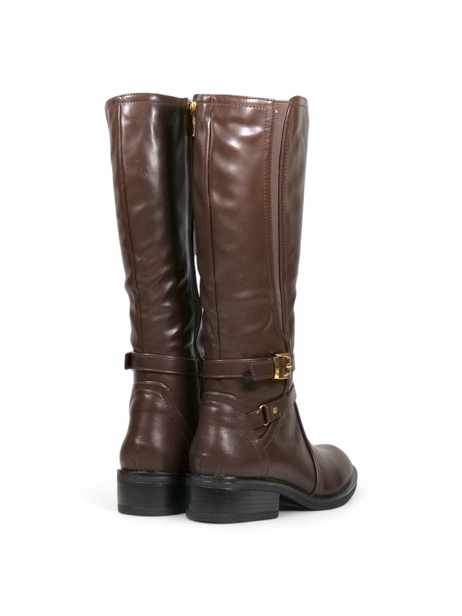 Botas altas mujer de cuero sintético con hebilla dorada decorativa y cierre lateral, tacón bajo cómodo, estilo elegante y versátil disponibles en blanco y marrón chocolate