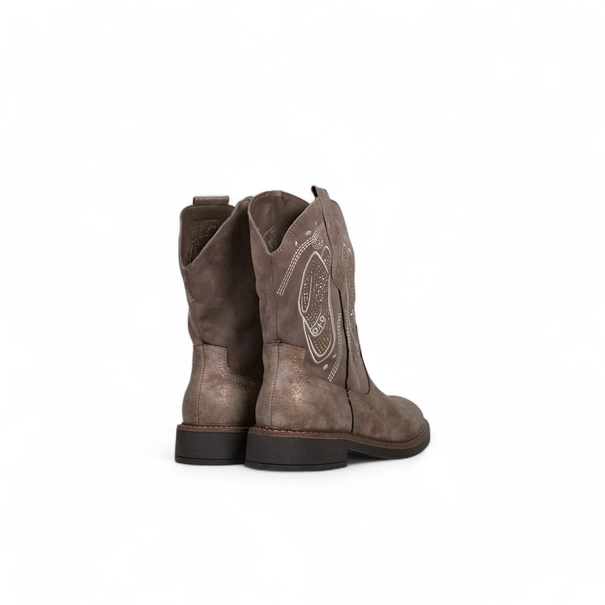 Bota mujer estilo western en cuero sintético con acabado envejecido, bordados decorativos y caña media – diseño cómodo para looks boho, casuales y urbanos