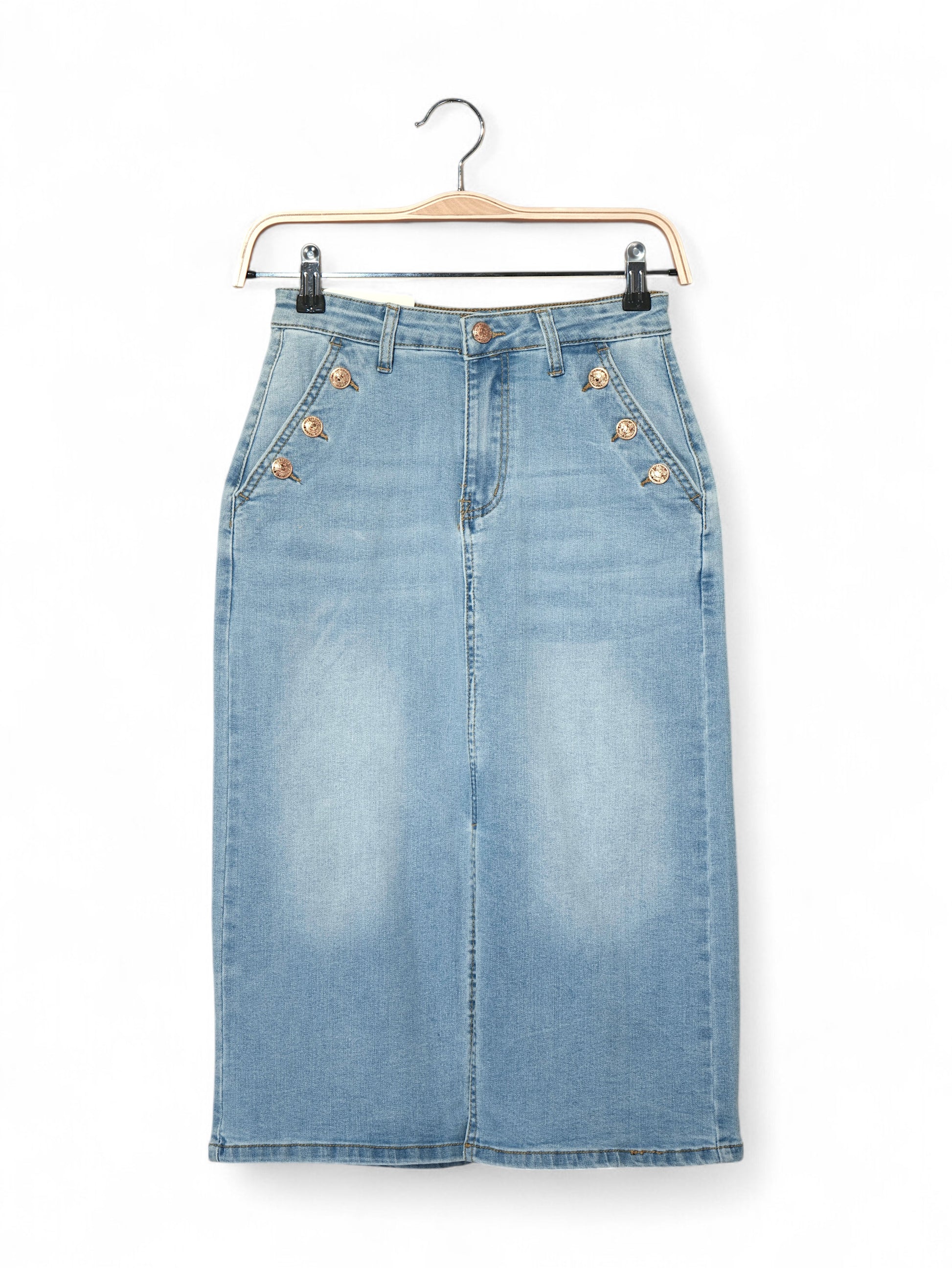 Falda denim midi con botones dorados