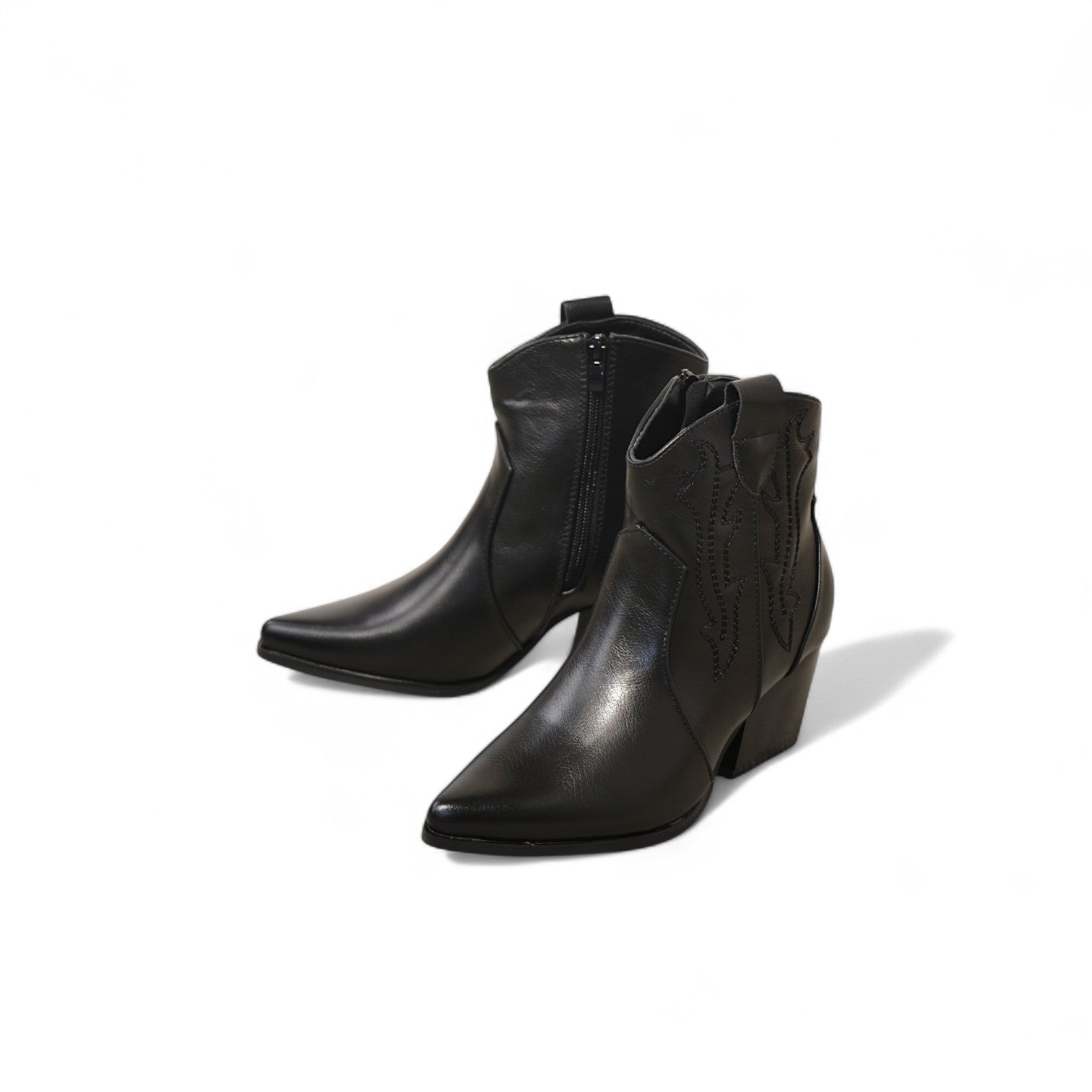 Botines cowboy cortos de mujer estilo western con bordados y tacón medio en polipiel