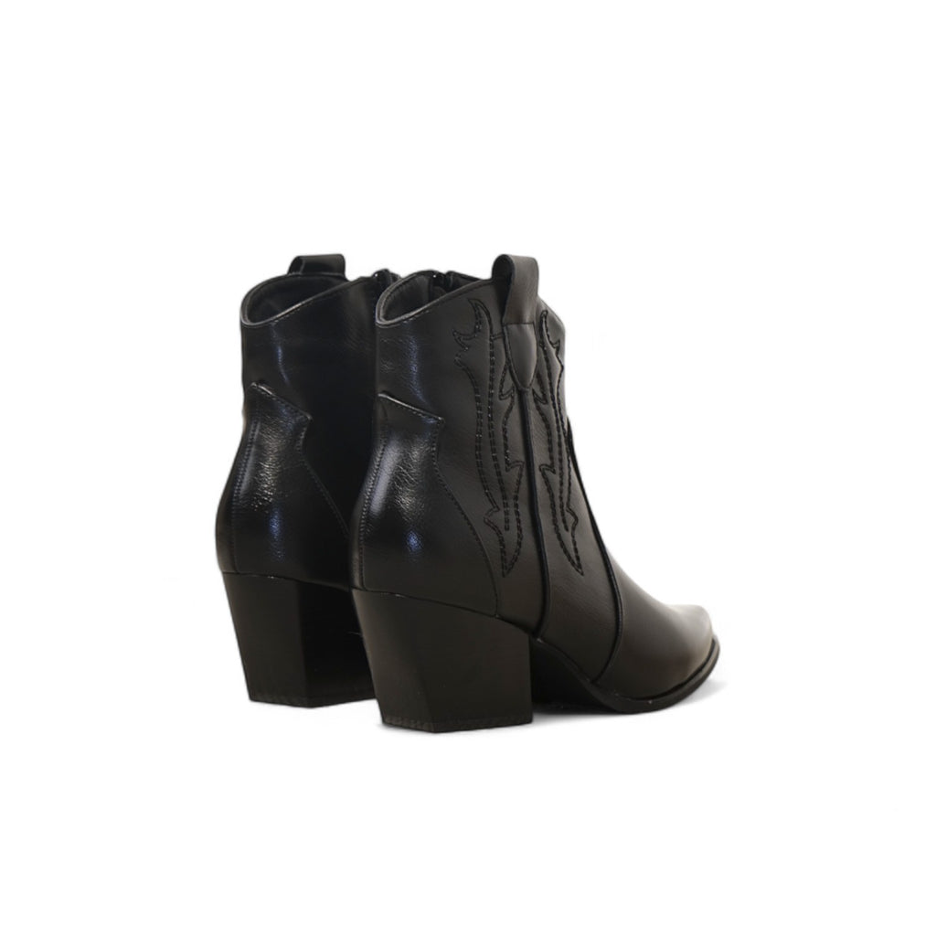 Botines cowboy cortos de mujer estilo western con bordados y tacón medio en polipiel