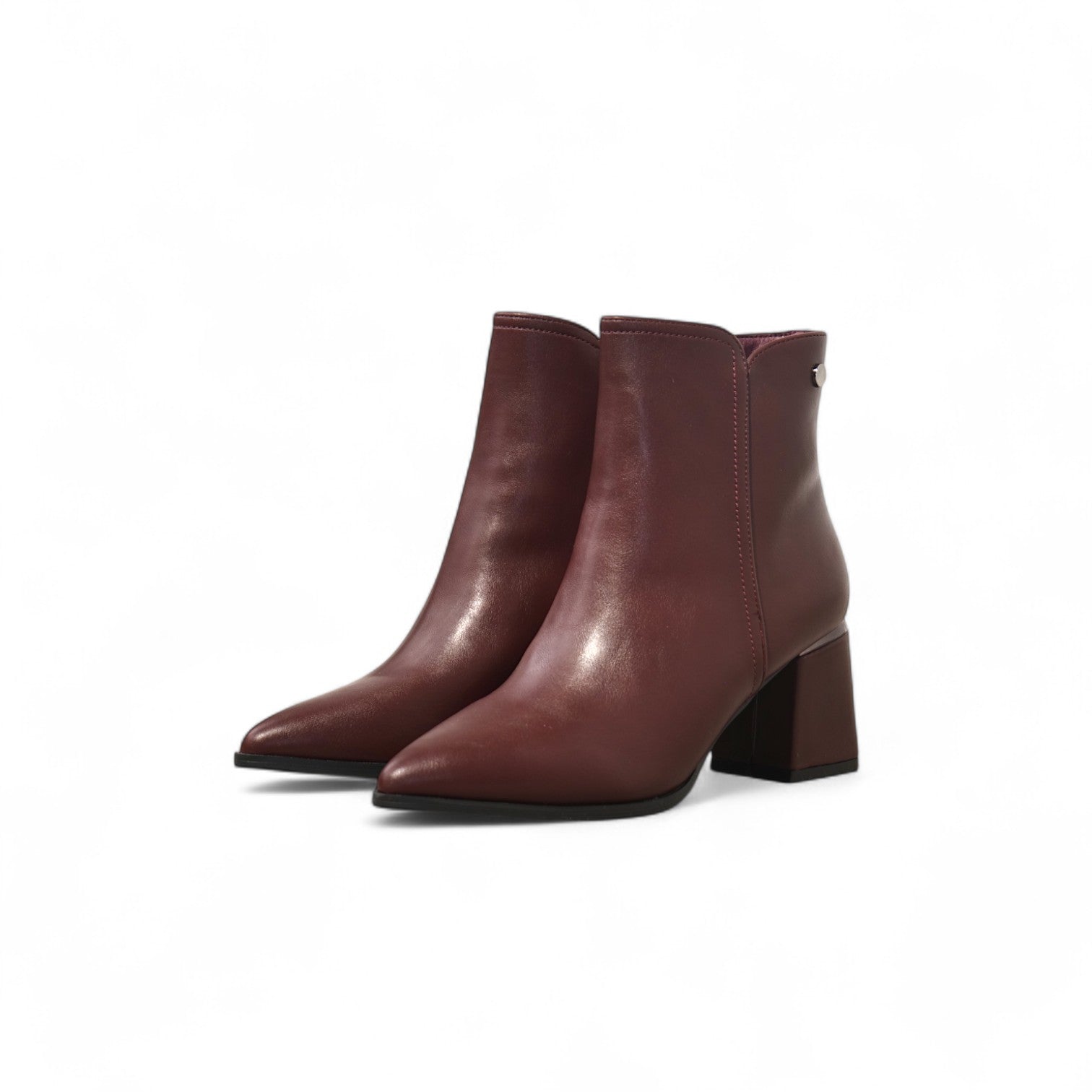 Botines de mujer elegantes punta fina tacón bloque medio cómodos de vestir en polipiel disponibles en negro y vino tinto, perfectos para looks casuales y formales