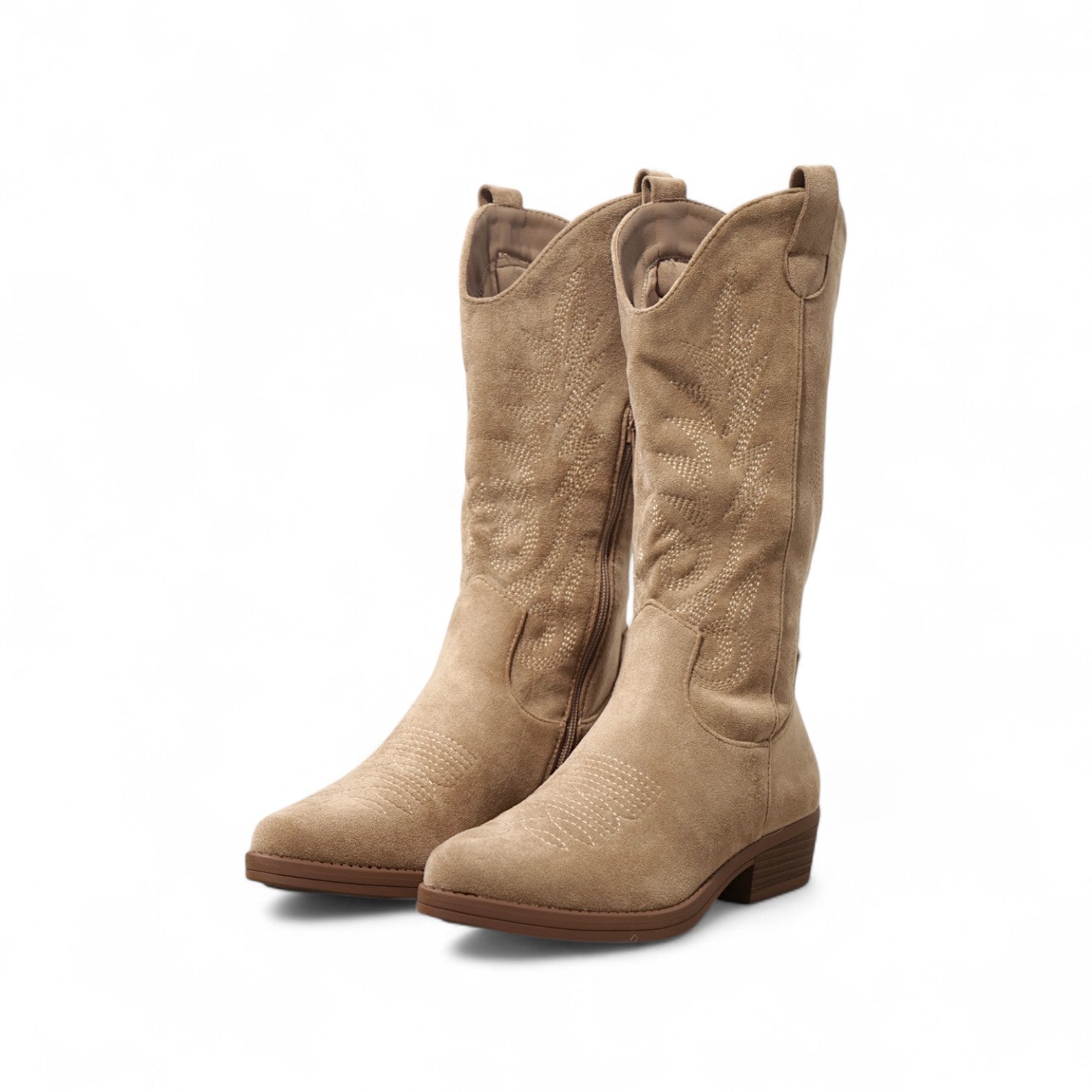 Botas camperas estilo cowboy caña media en efecto ante sintético con bordados