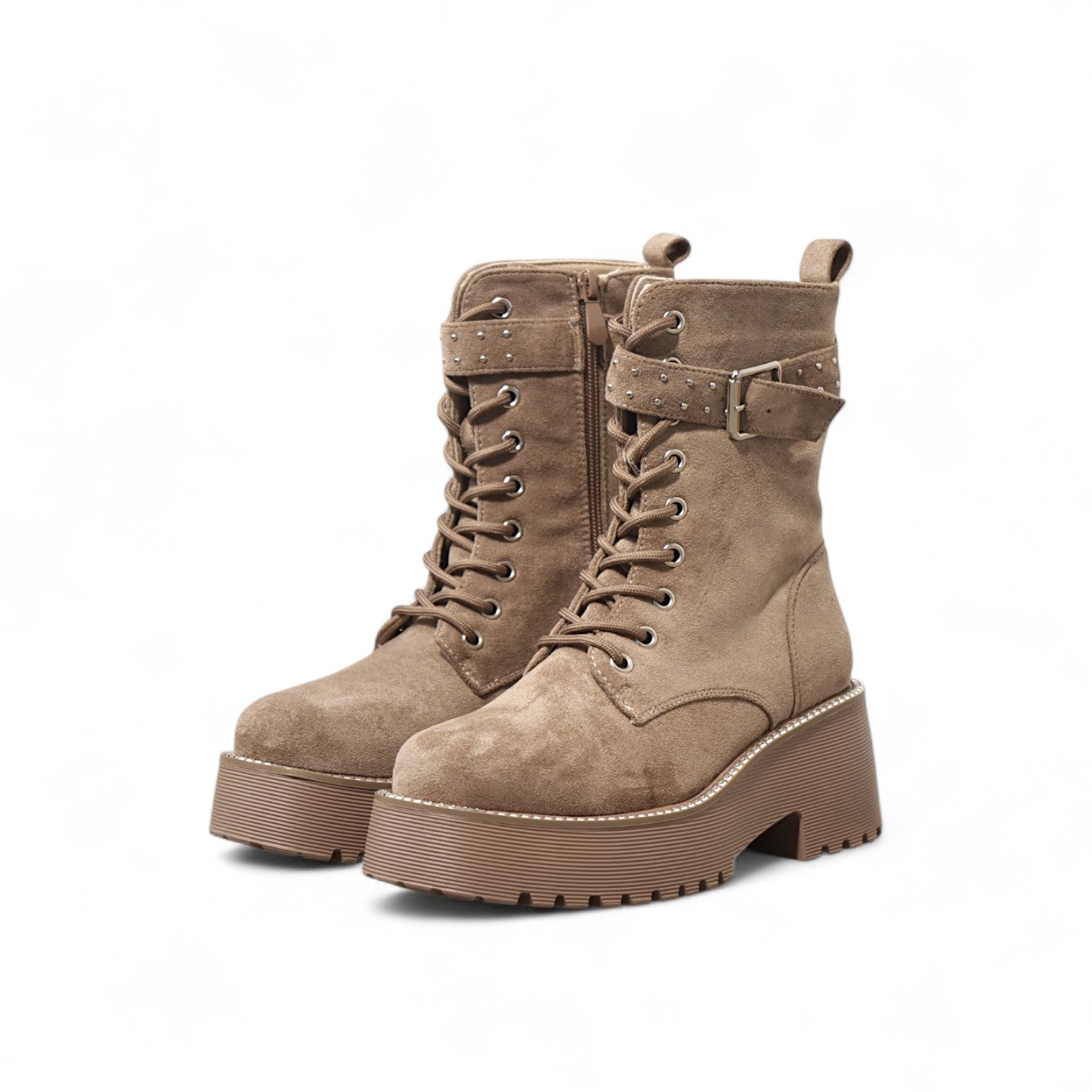 Botas combat para mujer con plataforma alta y cordones, diseño con hebilla decorativa y cierre lateral, de cuero o gamuza sintética, estilo urbano moderno disponibles en negro, marrón y beige