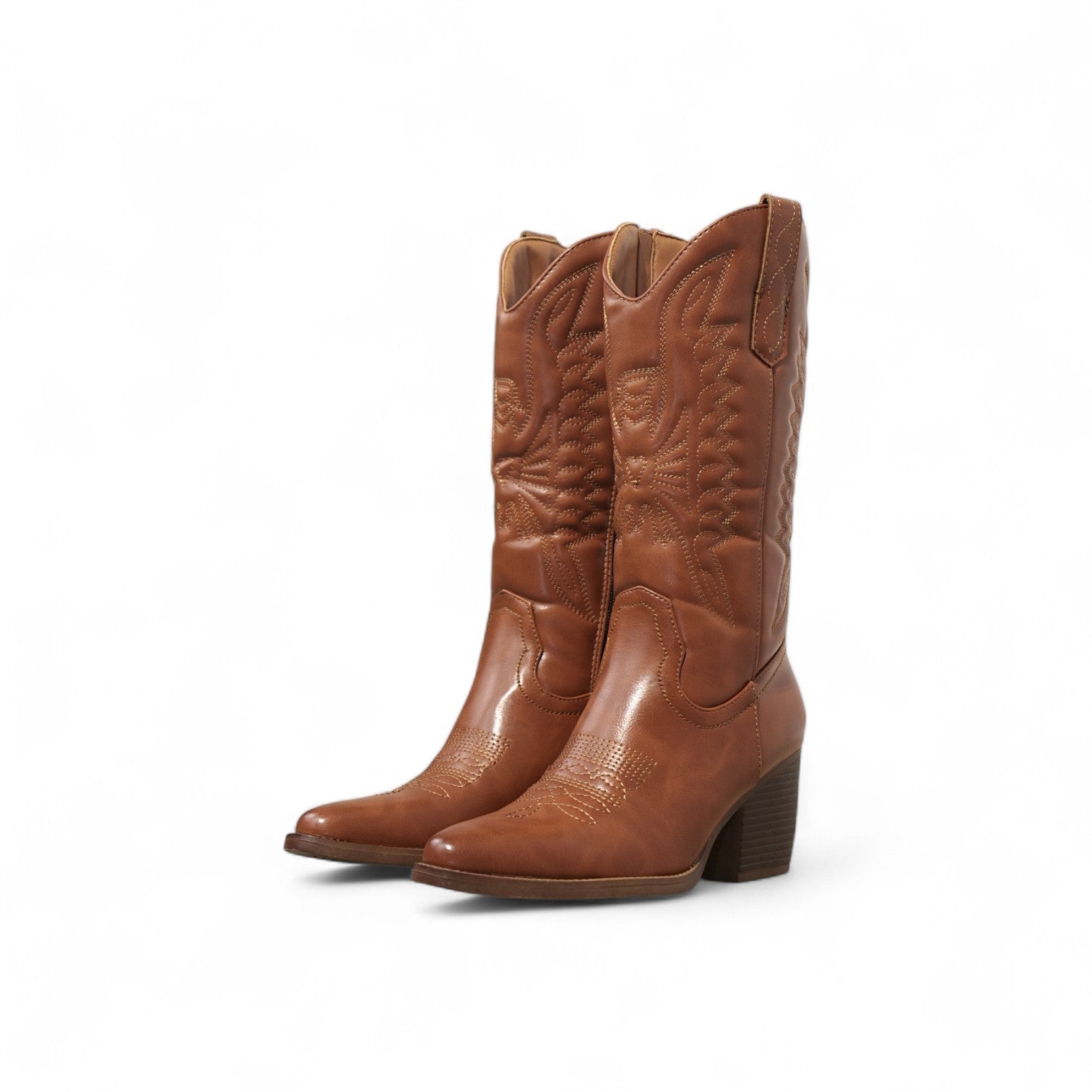 Botas cowboy de mujer bordadas con tacón ancho, estilo vaquero moderno y cómodo para looks casuales
