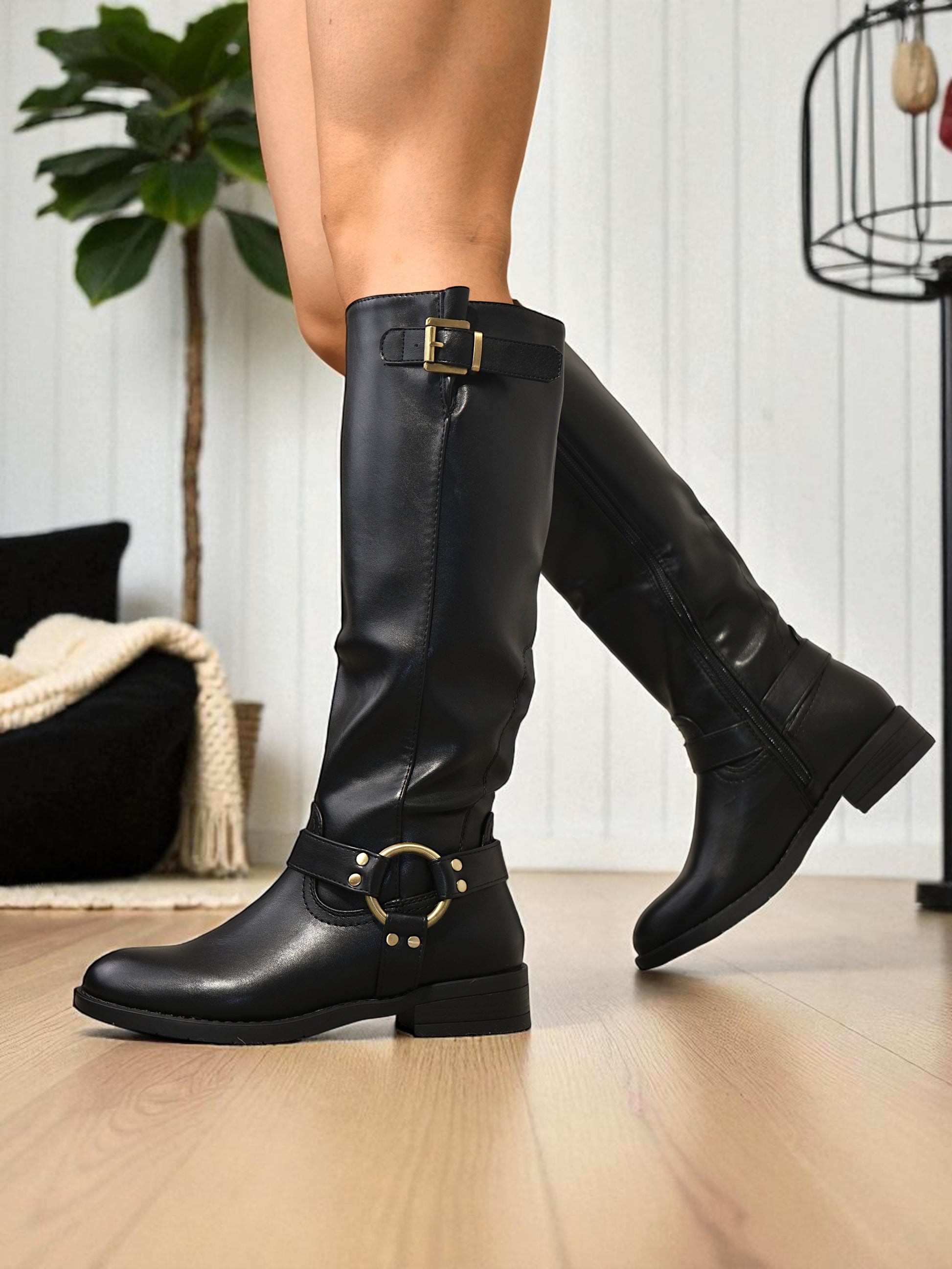 Botas altas de mujer estilo ecuestre con hebilla metálica y tacón bajo cómodo para uso diario