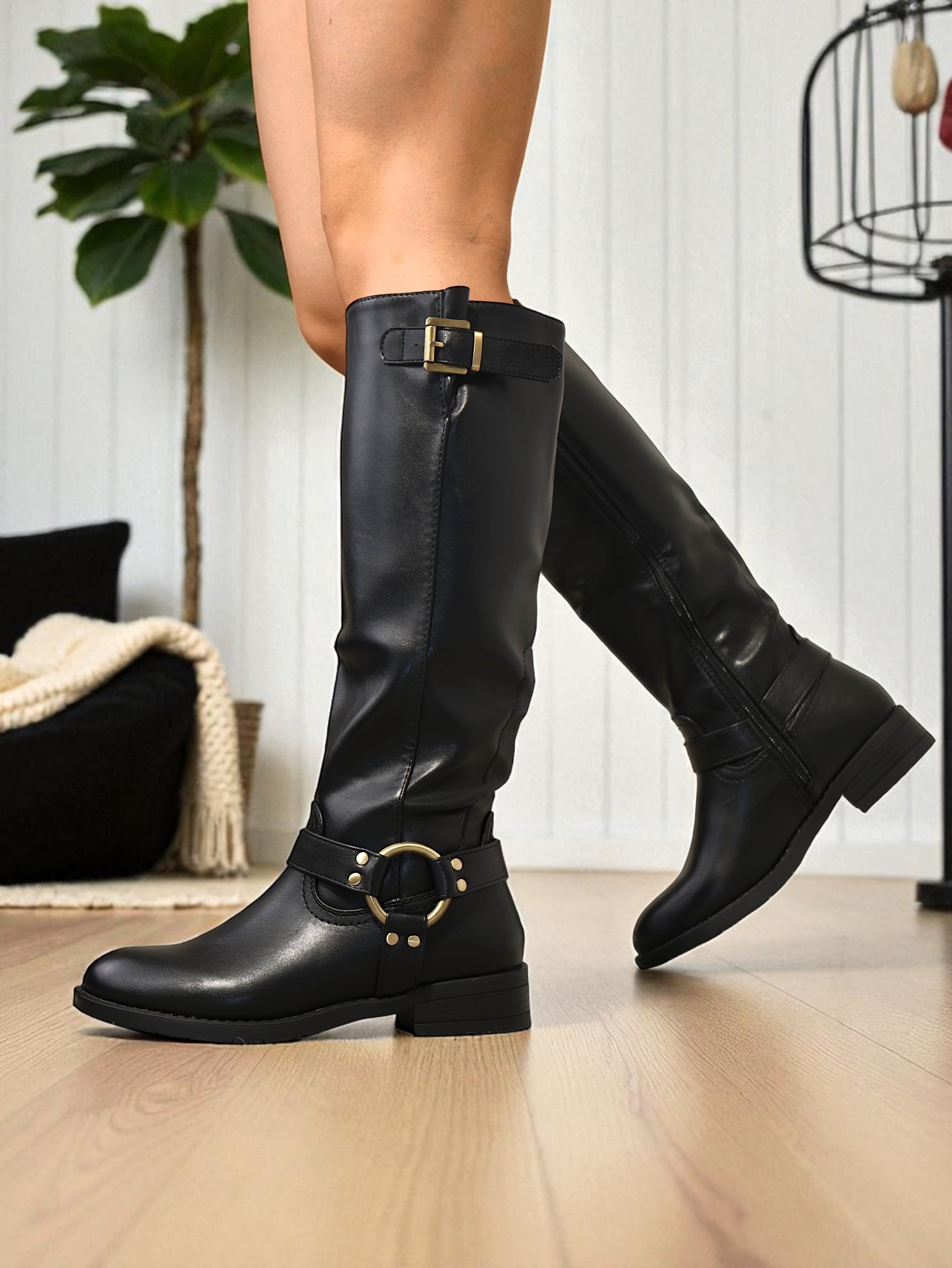 Botas altas de mujer estilo ecuestre con hebilla metálica y tacón bajo cómodo para uso diario