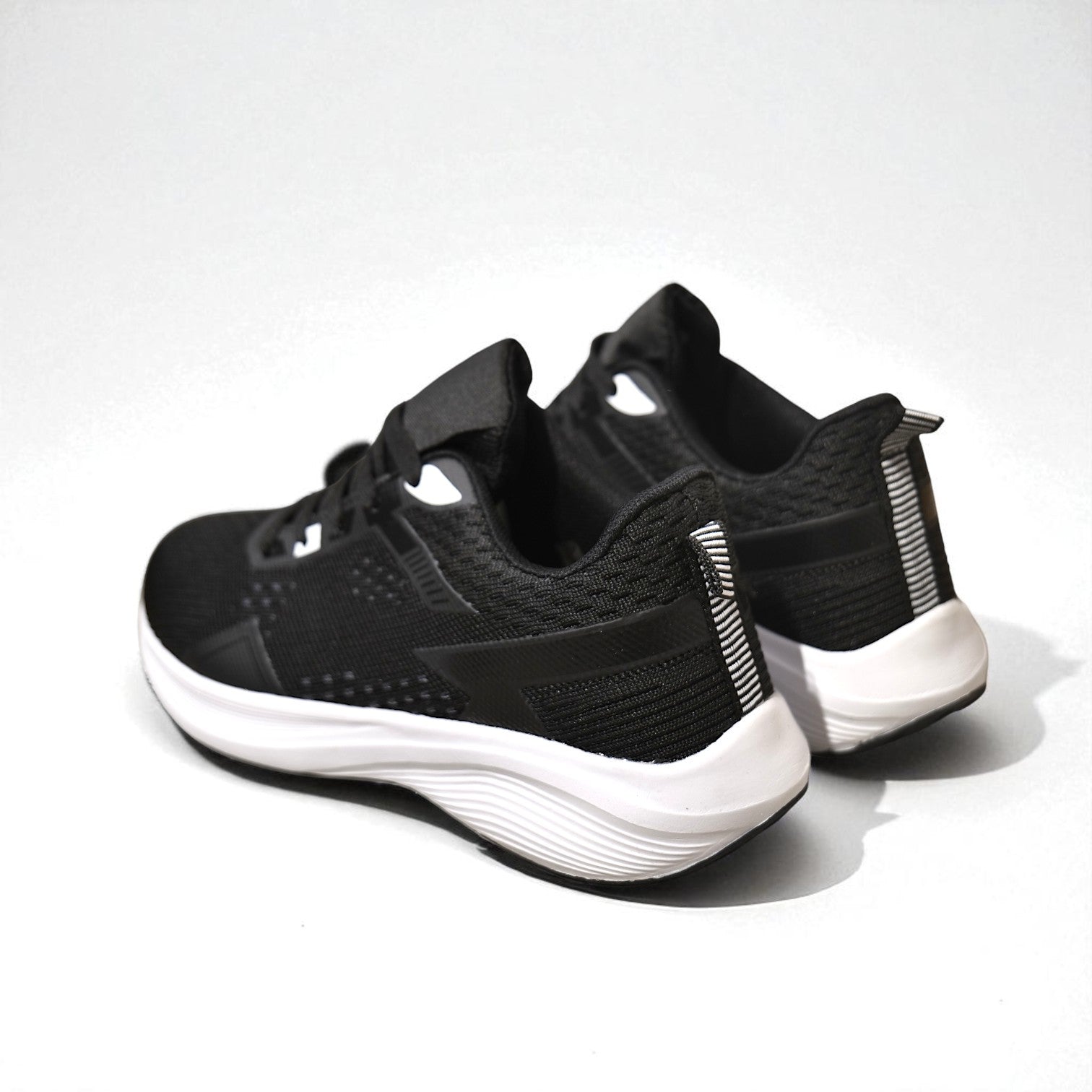 Zapatillas deportivas de mujer con tejido transpirable y suela ligera, negro y negro degradado