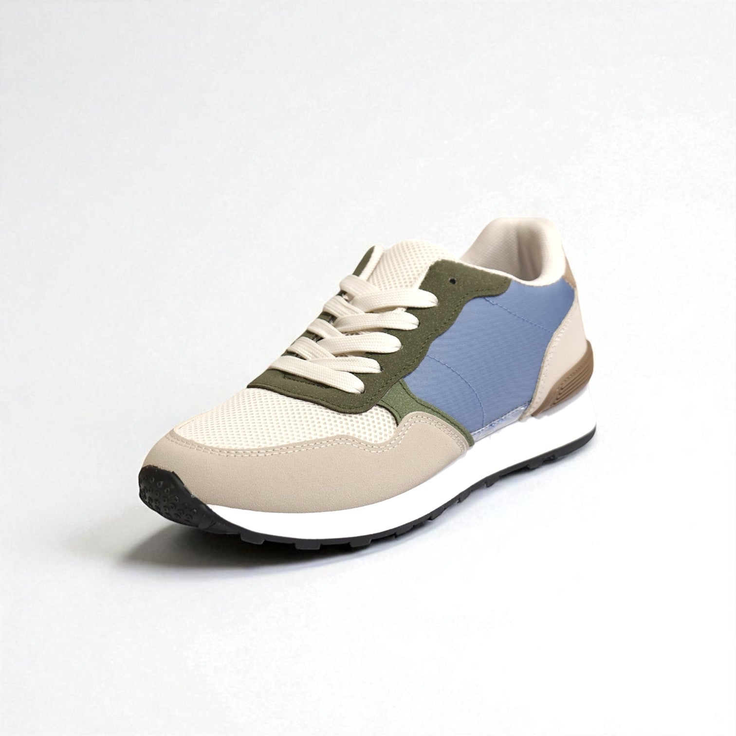Sneakers mujer estilo casual con suela ligera y diseño combinado disponibles en beige y multicolor