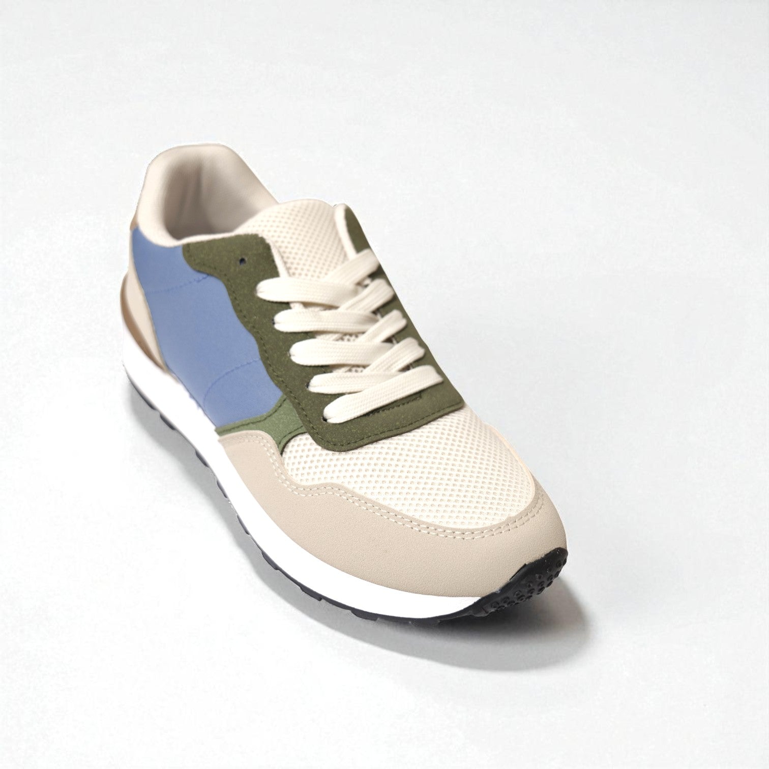 Sneakers mujer estilo casual con suela ligera y diseño combinado disponibles en beige y multicolor