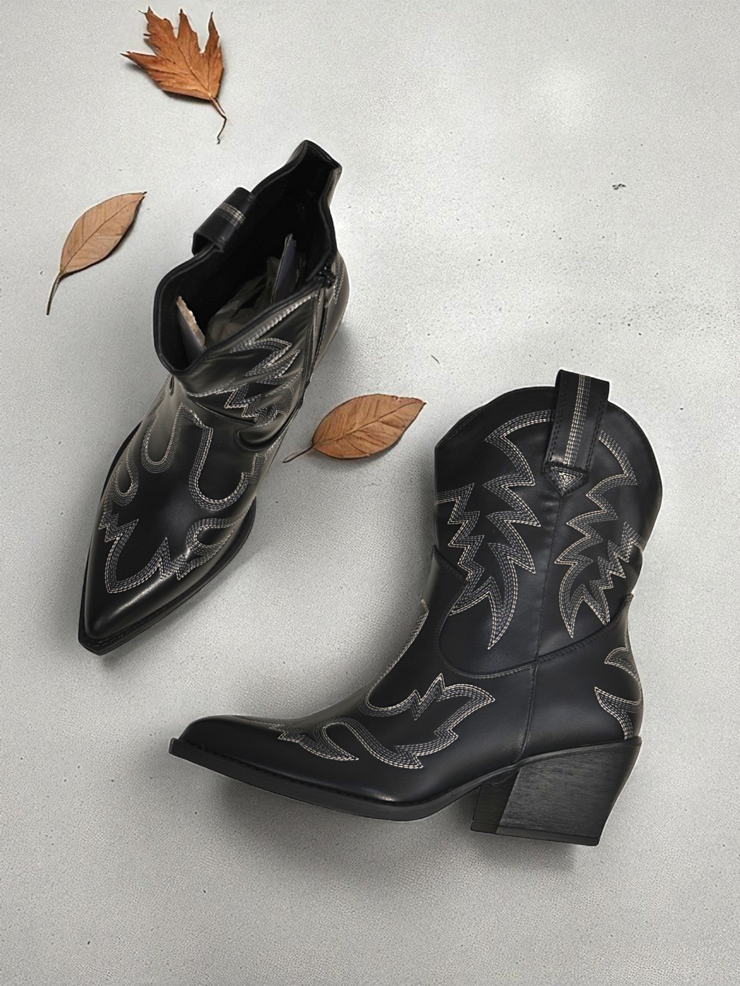 Botas cowboy bordadas negro y marrón chocolate estilo western