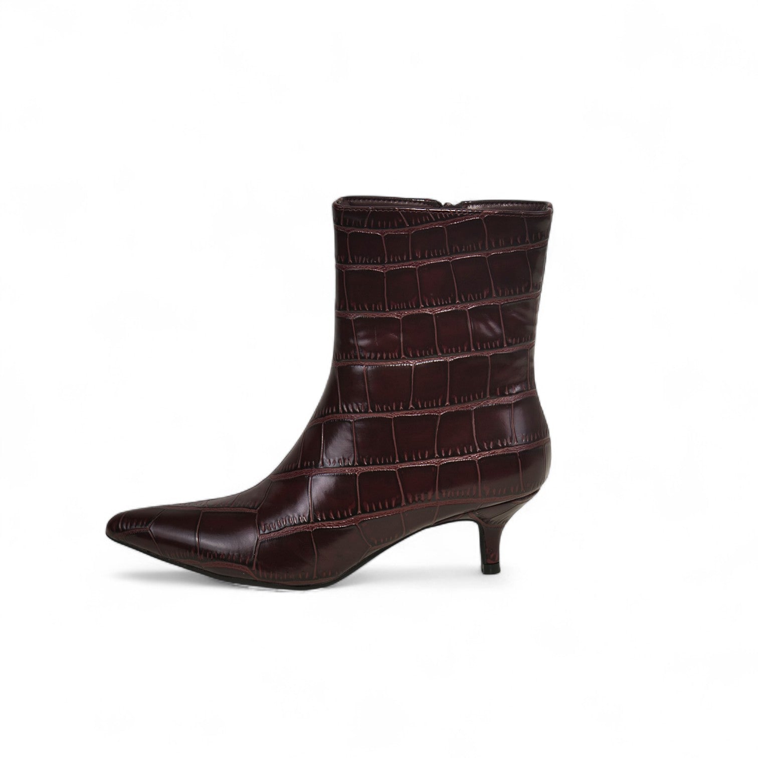 Botines mujer de cuero sintético con tacón bajo kitten heel y textura efecto cocodrilo
