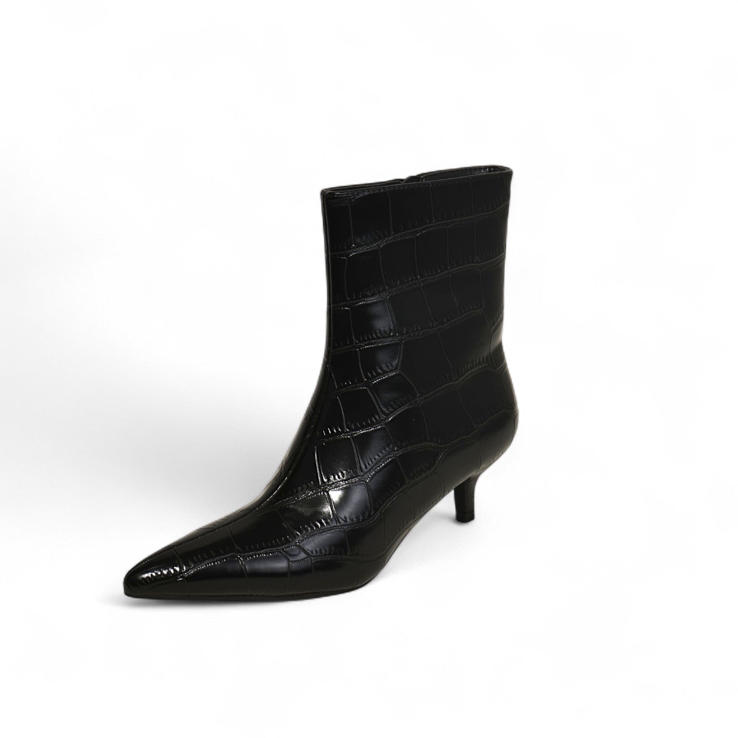 Botines mujer de cuero sintético con tacón bajo kitten heel y textura efecto cocodrilo
