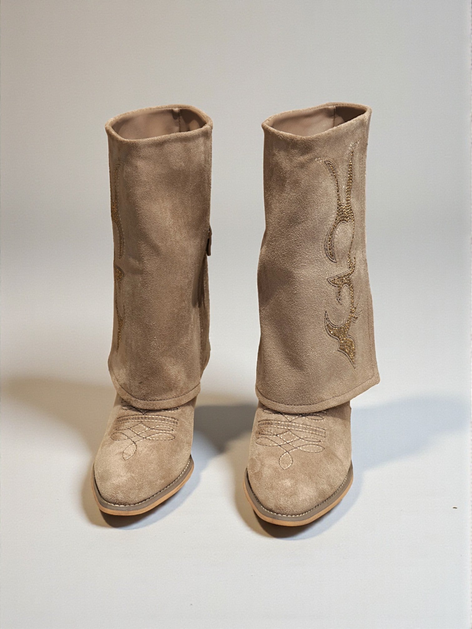 Botas cowboy doble capa mujer de caña ancha en efecto gamuza con tacón cómodo y detalles bordados
