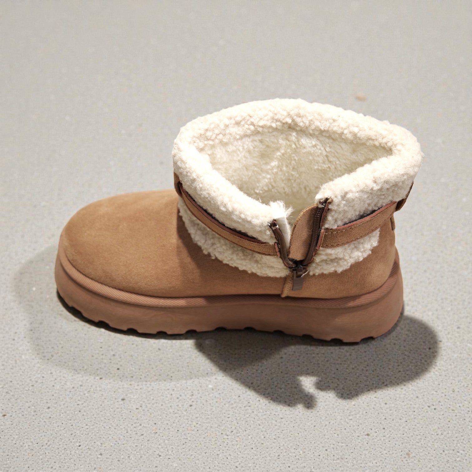 Botas de nieve invierno mujer de gamuza sintética con interior forrado, suela plataforma y correa decorativa con hebilla – calzado abrigado y cómodo para días fríos