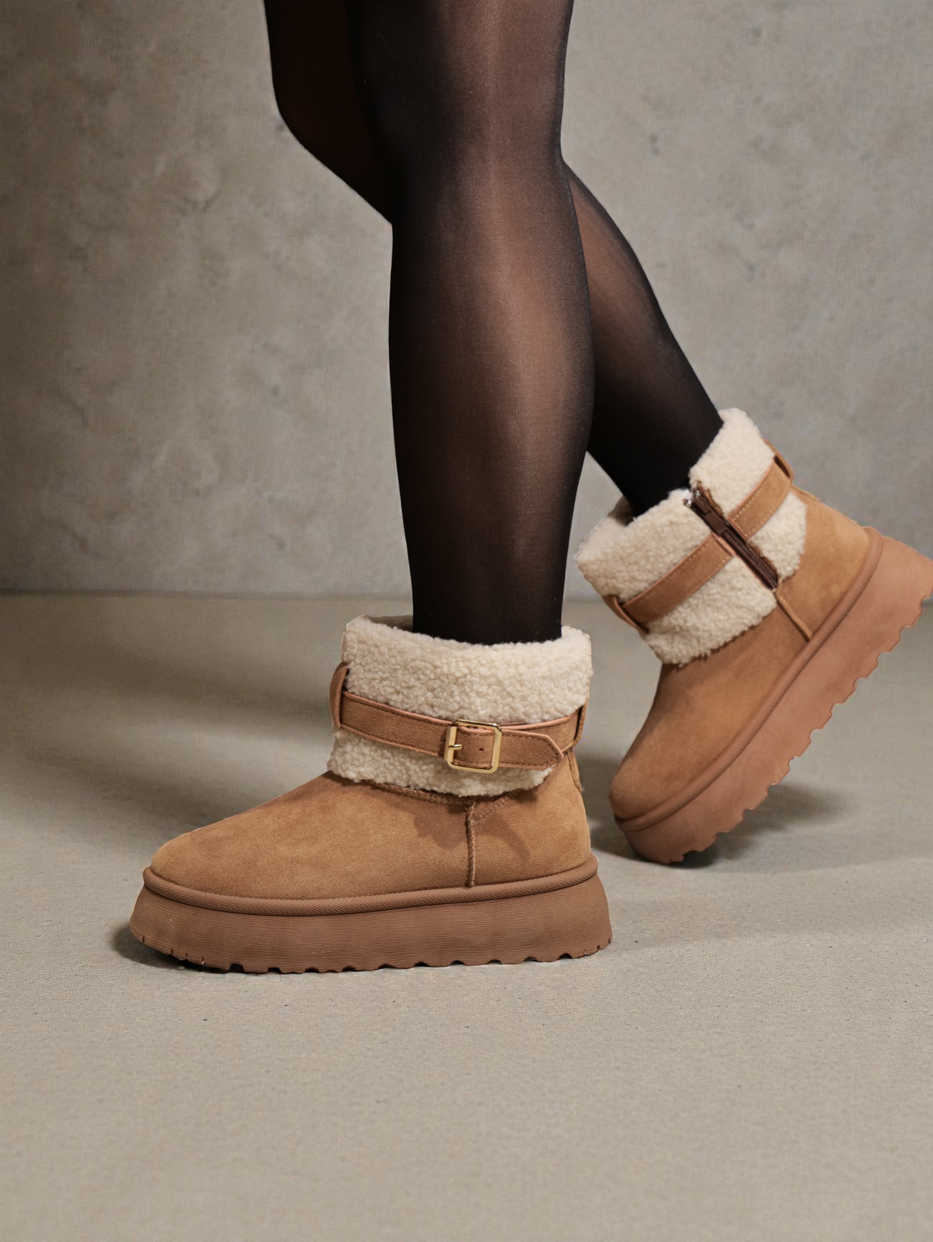 Botas de nieve invierno mujer de gamuza sintética con interior forrado, suela plataforma y correa decorativa con hebilla – calzado abrigado y cómodo para días fríos