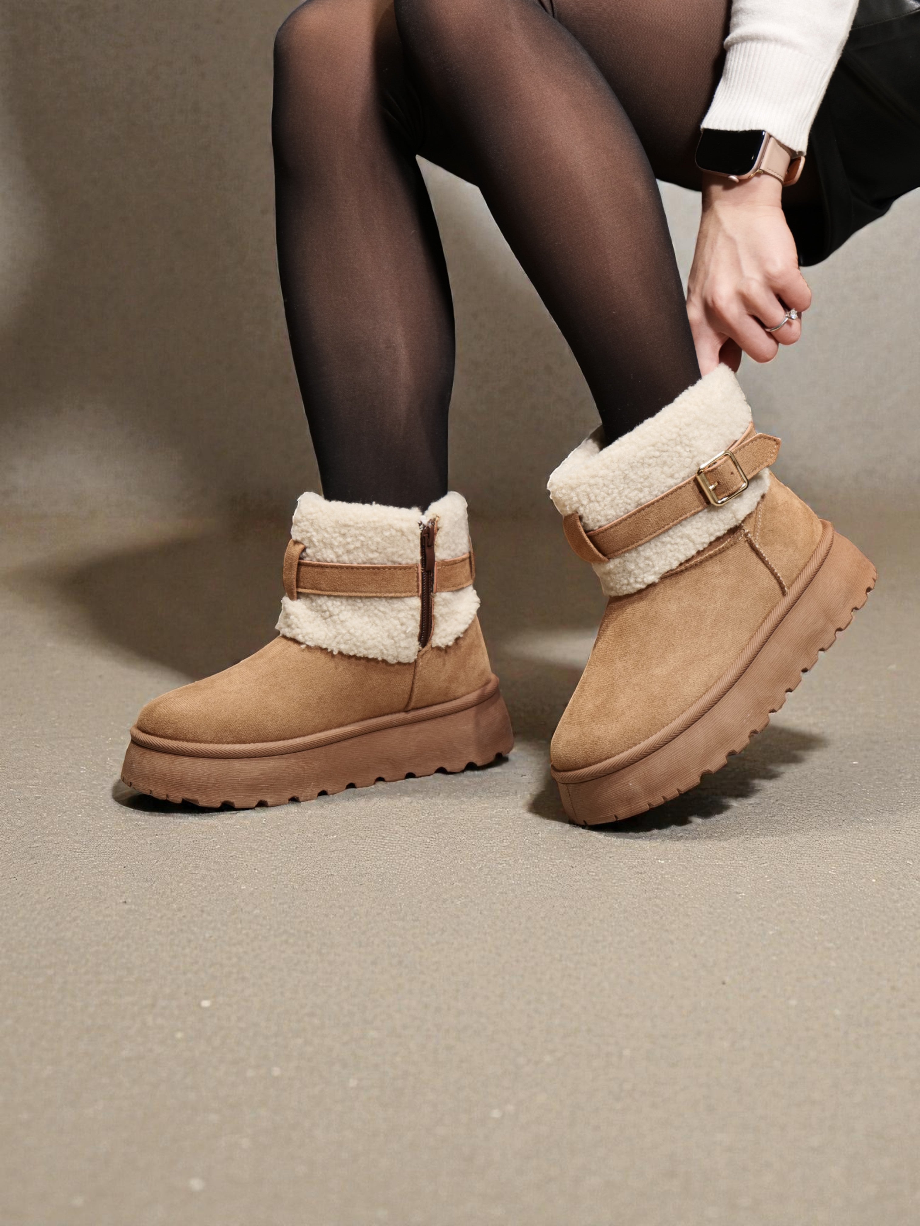 Botas de nieve invierno mujer de gamuza sintética con interior forrado, suela plataforma y correa decorativa con hebilla – calzado abrigado y cómodo para días fríos