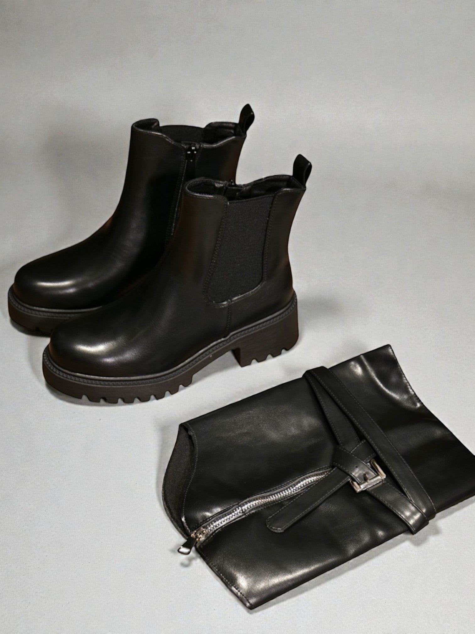 Bota 2 en 1 mujer negro brillo con botín básico y funda desmontable con cierre y hebilla – en cuero sintético diseño versátil, moderno y funcional con suela antideslizante