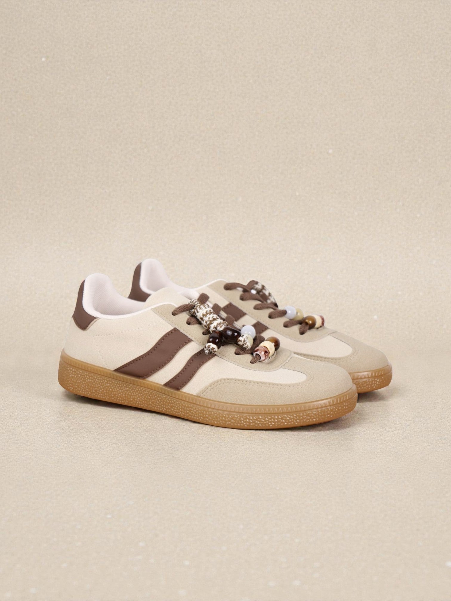 Zapatillas Deportivas Mujer Estilo Casual con Cordones Decorativos y Cuentas, Sneakers Urbanas en Gamuza Sintética Beige y Marrón, Suela Antideslizante Color Caramelo para Diario