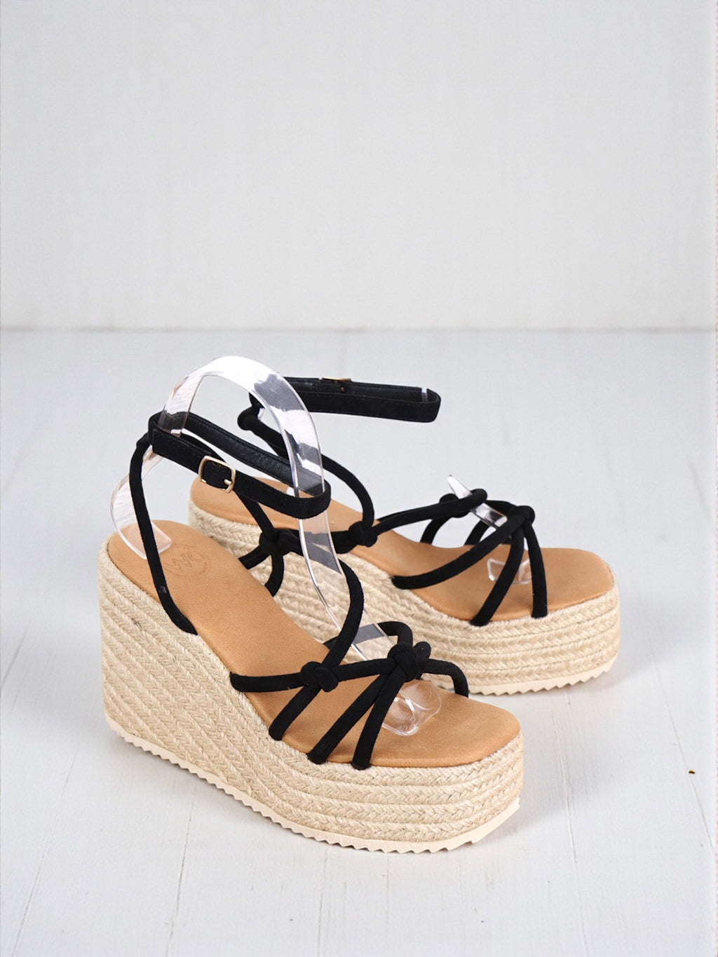 Sandalias de Plataforma Mujer con Cuña de Yute Trenzado, Tiras Cruzadas y Nudo Frontal, Pulsera Ajustable al Tobillo, Estilo Espadrille Verano, Tacón Medio Alto Cómodo, Casual Elegante en Gamuza Sintética – Color Negro y Beige