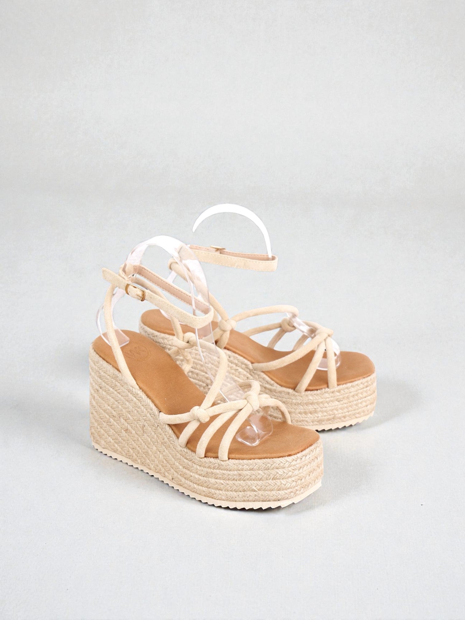 Sandalias de Plataforma Mujer con Cuña de Yute Trenzado, Tiras Cruzadas y Nudo Frontal, Pulsera Ajustable al Tobillo, Estilo Espadrille Verano, Tacón Medio Alto Cómodo, Casual Elegante en Gamuza Sintética – Color Negro y Beige
