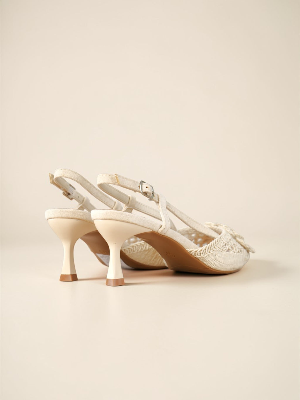Zapatos Mujer Slingback de Tacón Bajo con Punta Fina y Detalle Floral en Encaje, Sandalias Cerradas Elegantes con Pulsera Ajustable para Fiesta, Evento y Oficina