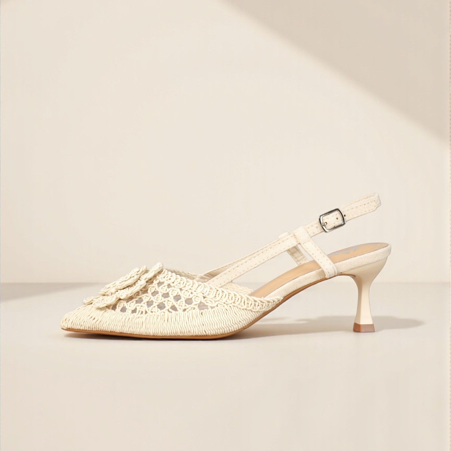 Zapatos Mujer Slingback de Tacón Bajo con Punta Fina y Detalle Floral en Encaje, Sandalias Cerradas Elegantes con Pulsera Ajustable para Fiesta, Evento y Oficina
