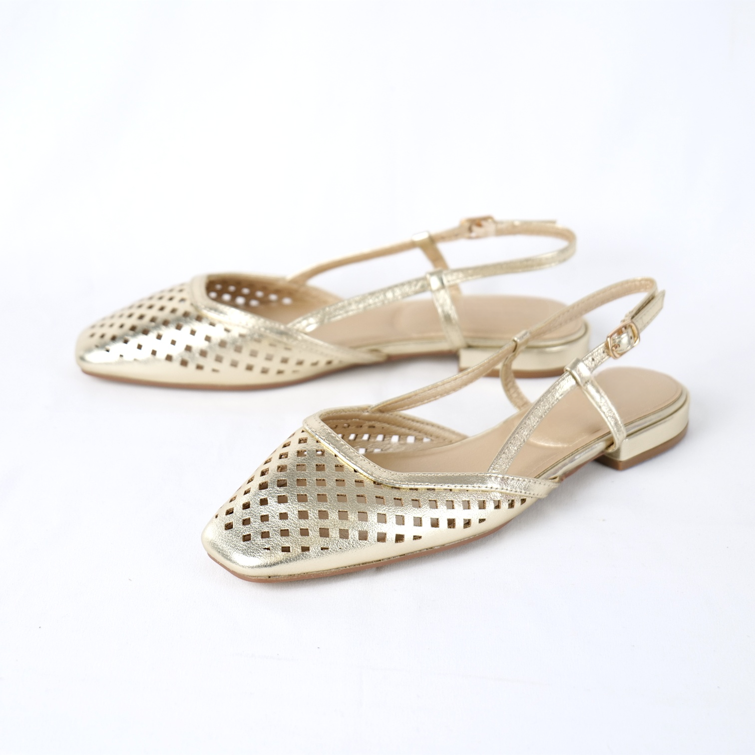 Bailarinas destalonadas para mujer con diseño troquelado y punta fina, estilo elegante y cómodo ideal para verano, eventos y looks casual chic