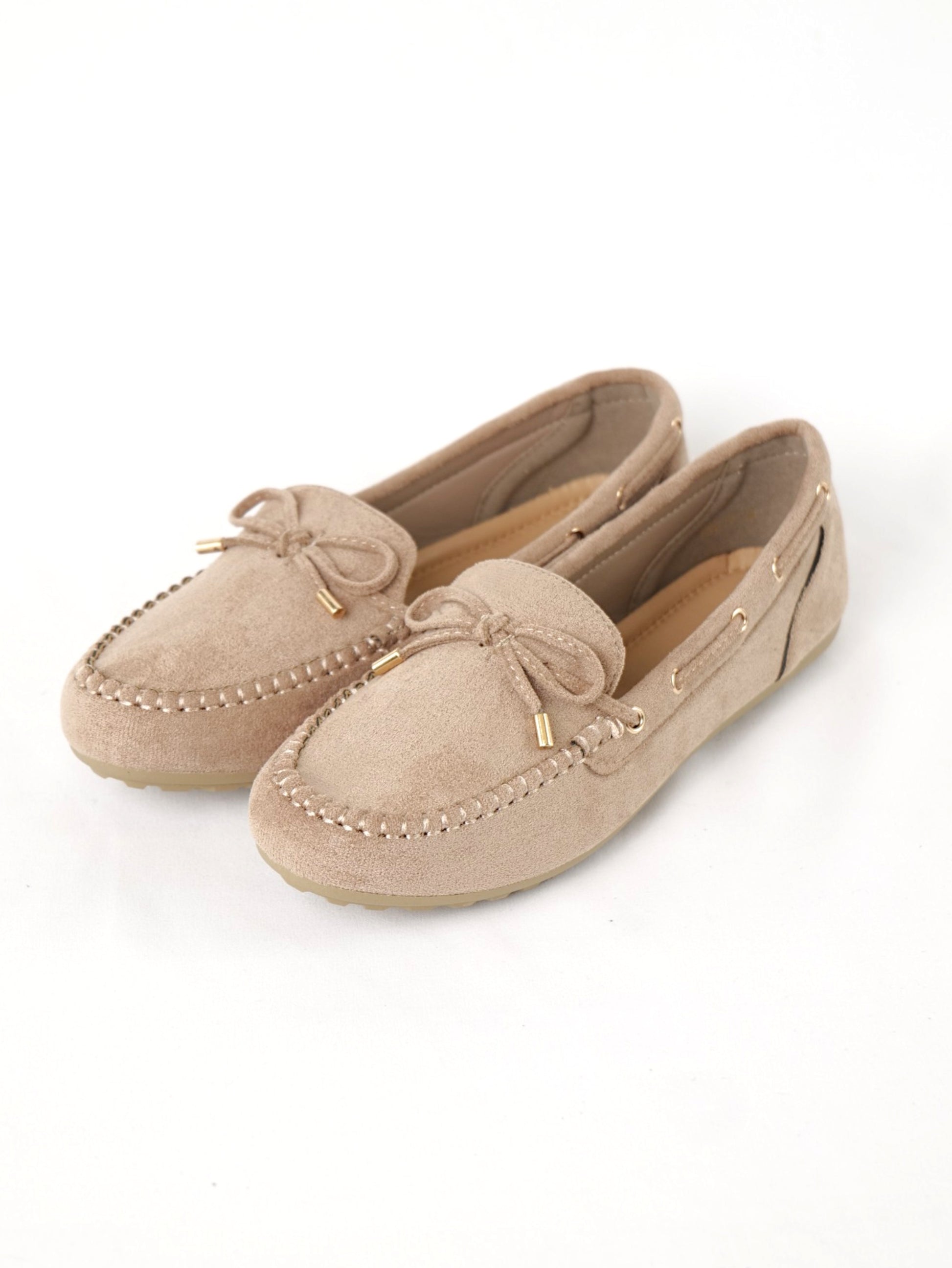 Mocasines planos para mujer con lazo decorativo y costuras tipo moccasin, zapatos casuales en efecto ante con detalle de cordón y ojales metálicos, mocasines cómodos para diario, oficina y looks casuales