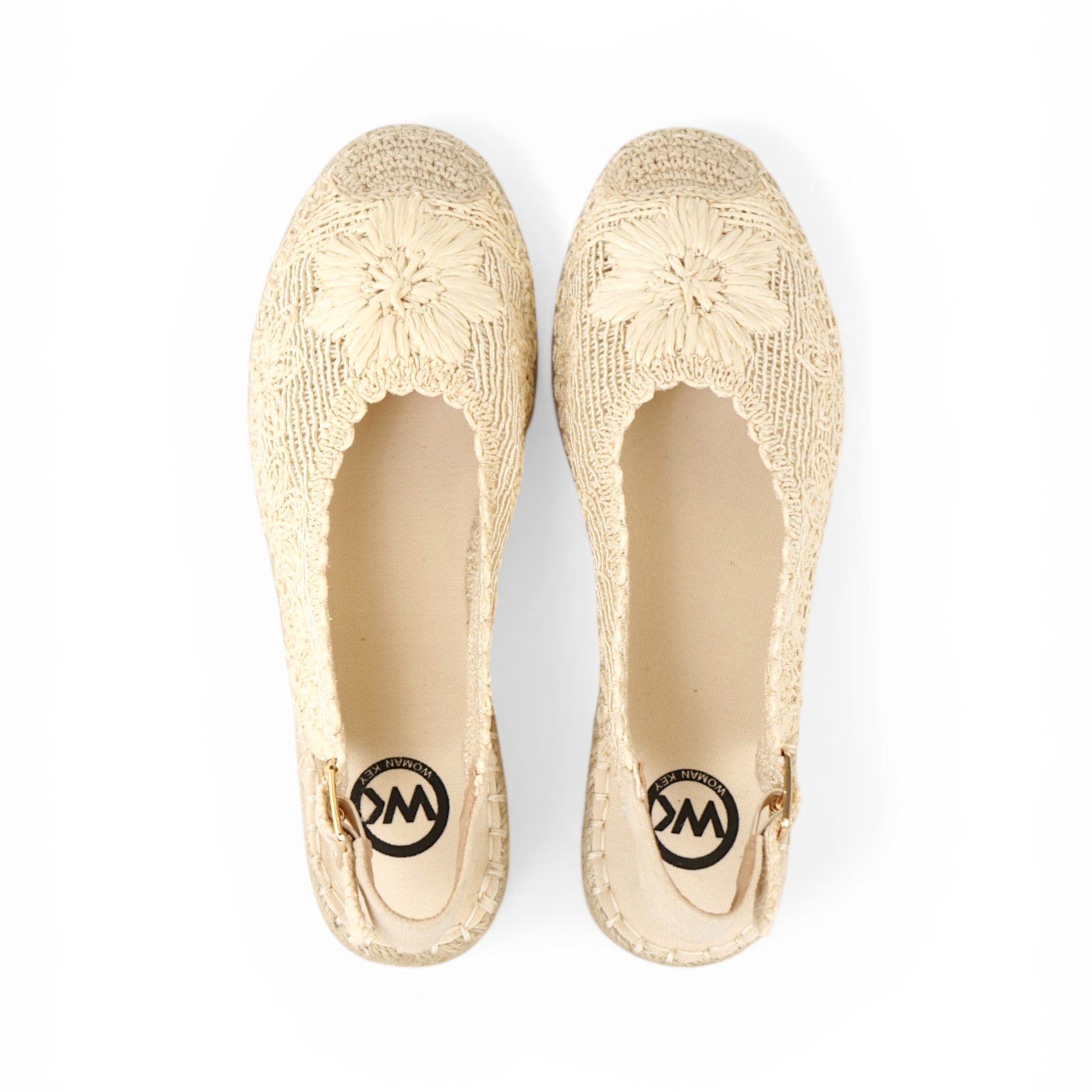 Alpargatas con Flores Bordadas - Alpargatas planas tipo slingback para mujer con puntera cerrada y flores bordadas en relieve, sandalias espadrille con talón abierto y hebilla ajustable, diseño calado con suela efecto yute para looks de verano
