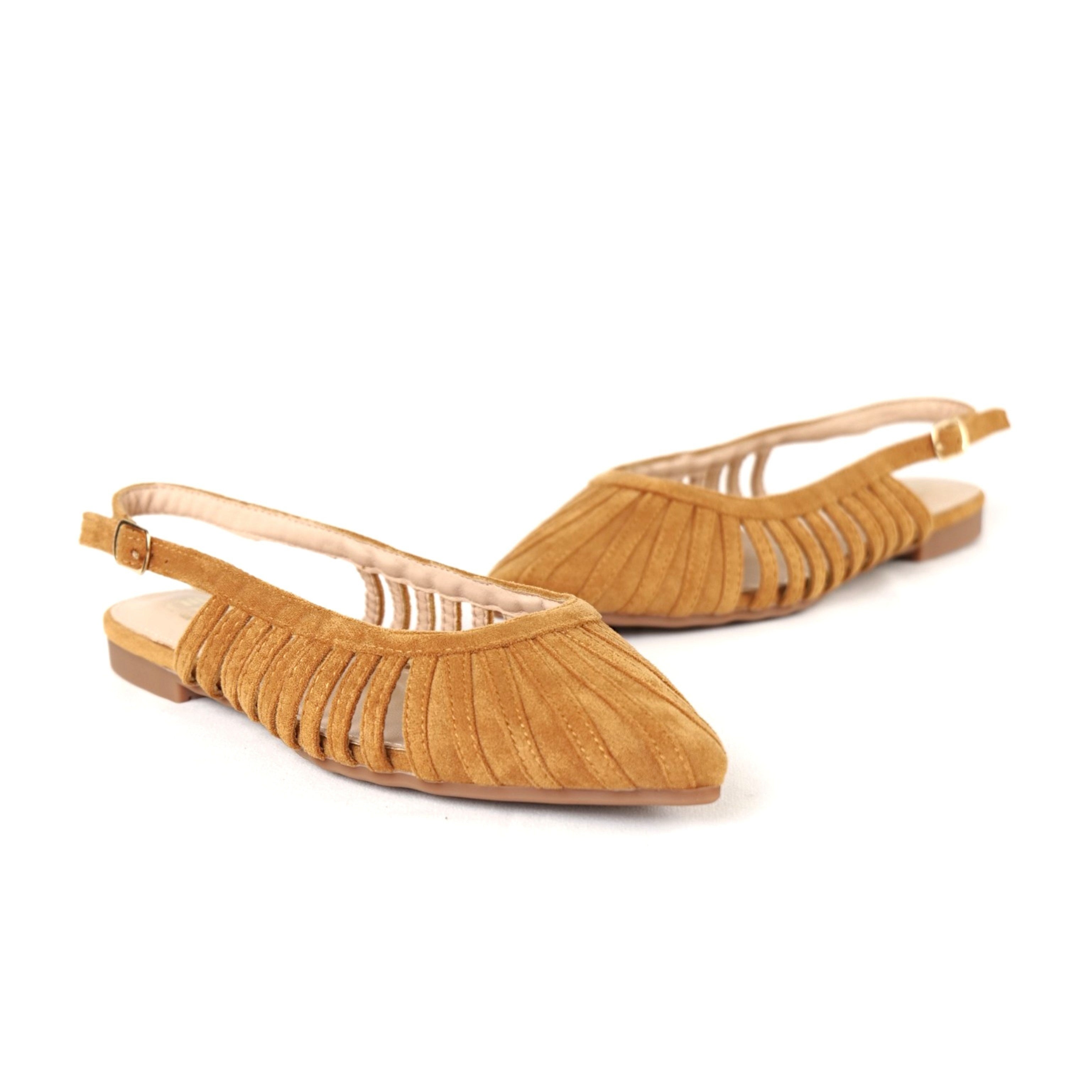 Sandalias planas tipo slingback para mujer en color camel y negro, zapatos destalonados con punta fina y diseño calado, sandalias elegantes de verano con hebilla ajustable y acabado en gamuza sintética