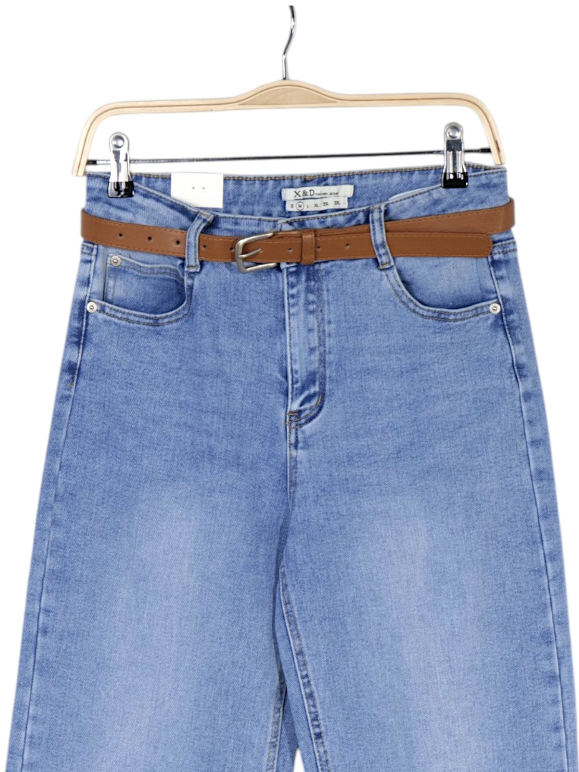 Jeans mujer tiro alto wide leg denim azul claro con cinturón, pantalón vaquero recto ancho holgado casual cómodo estilo minimalista streetwear outfit diario moda femenina