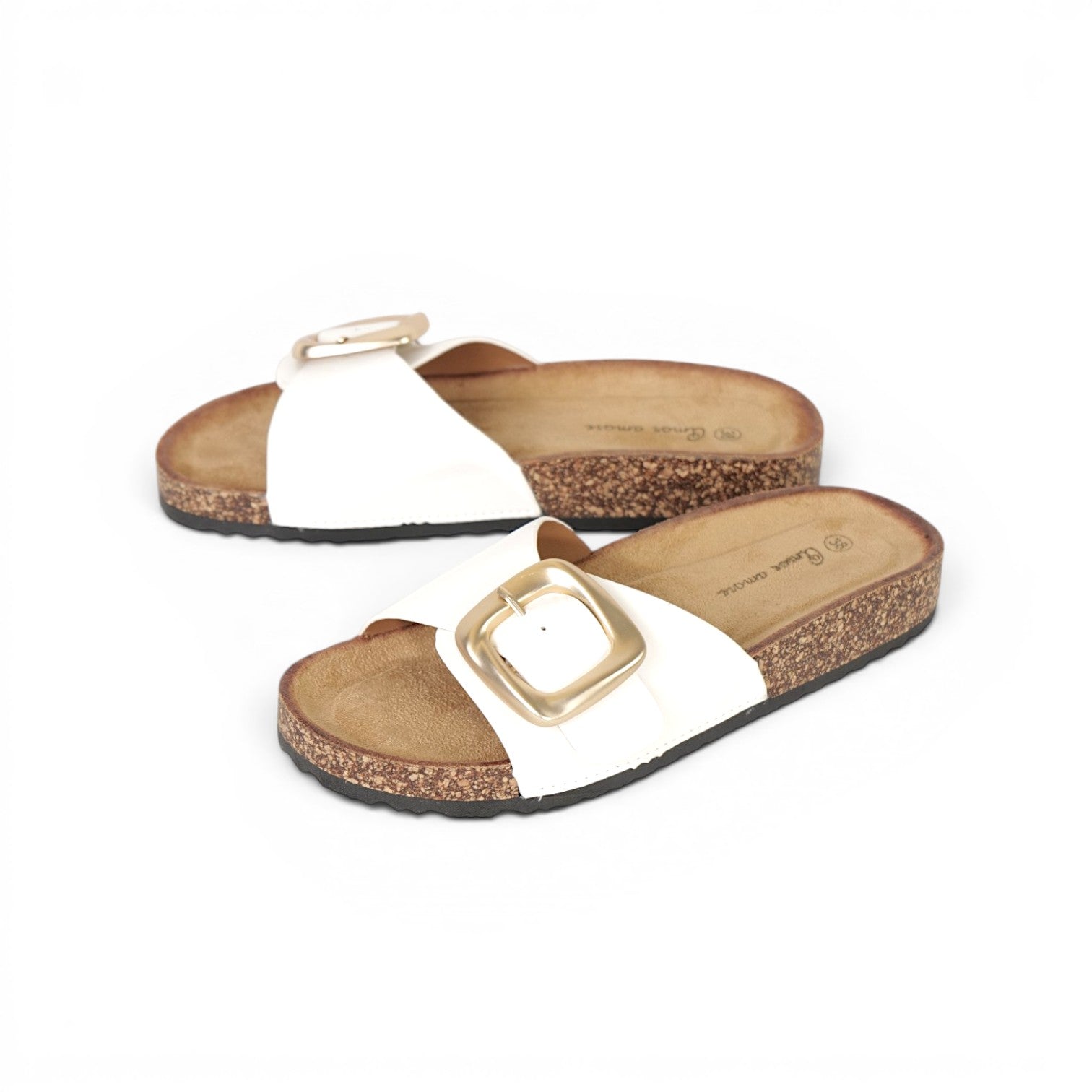 Sandalias planas de tira efecto ante para mujer con hebilla grande dorada mate, sandalias confort con plantilla suave y cómoda, sandalias casual verano de suela corcho sintético en marrón chocolate, beige, negro y blanco