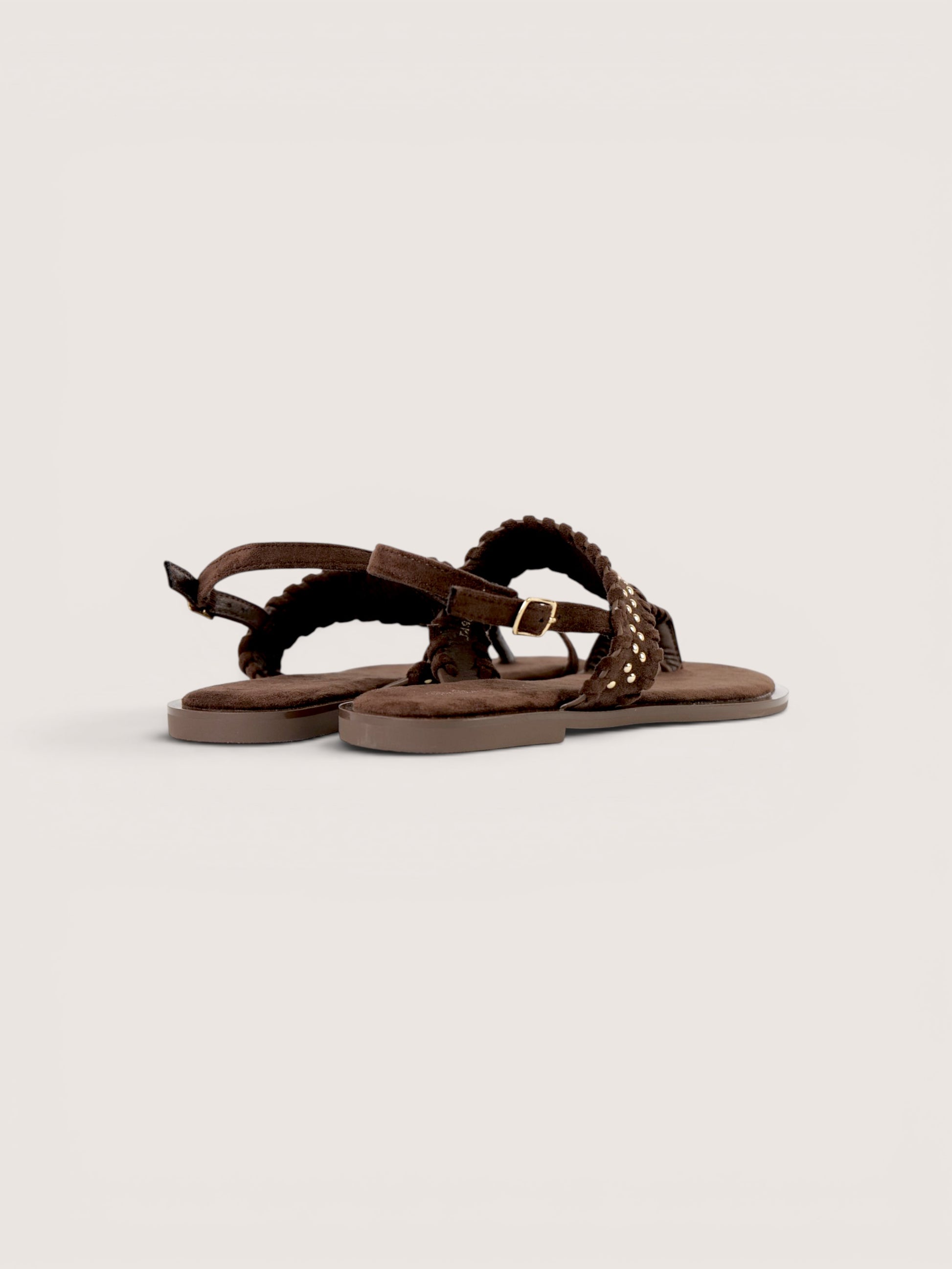 Sandalias Planas Estilo Boho tipo dedo para mujer con tacha dorada y correa trasera ajustable, sandalias estilo boho efecto gamuza sintética con plantilla cómoda, calzado casual verano en camel y marrón
