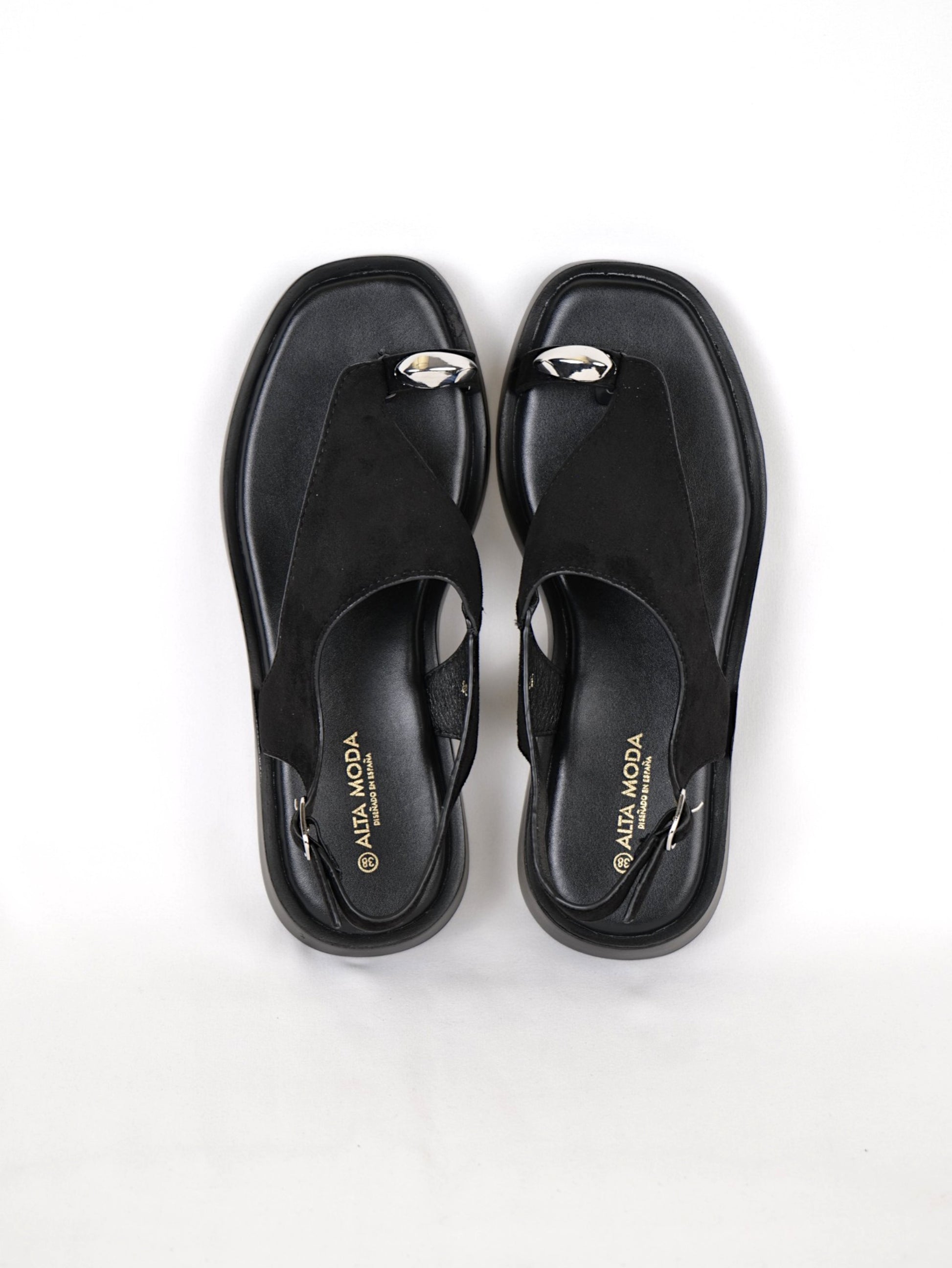 Sandalias de dedo con plataforma ligera y detalle metálico tiras de antelina, sandalias con correa trasera ajustable y diseño minimalista en color marrón y negro, sandalias cómodas de verano estilo casual