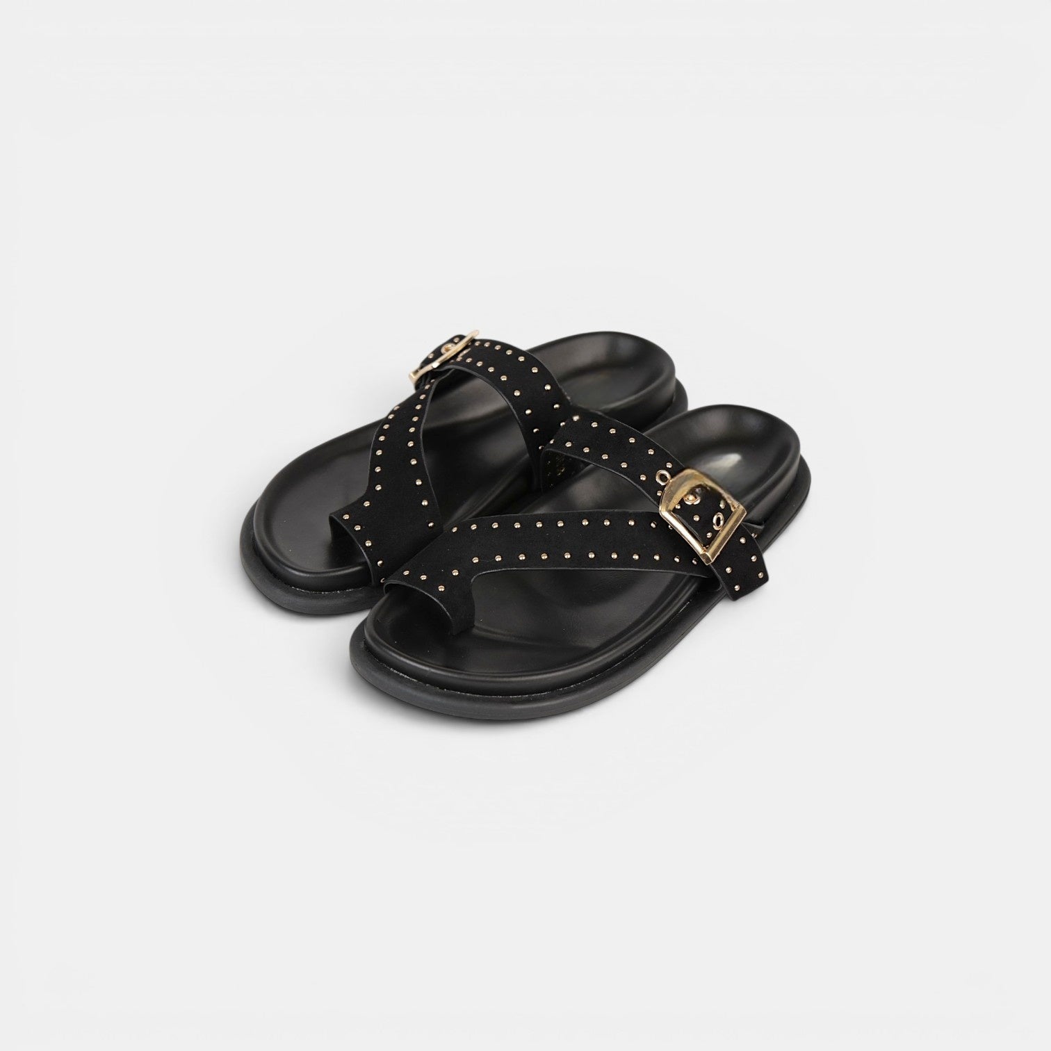Sandalias planas para mujer con hebilla dorada y tachuelas, chanclas elegantes efecto ante en negro, camel y marrón chocolate
