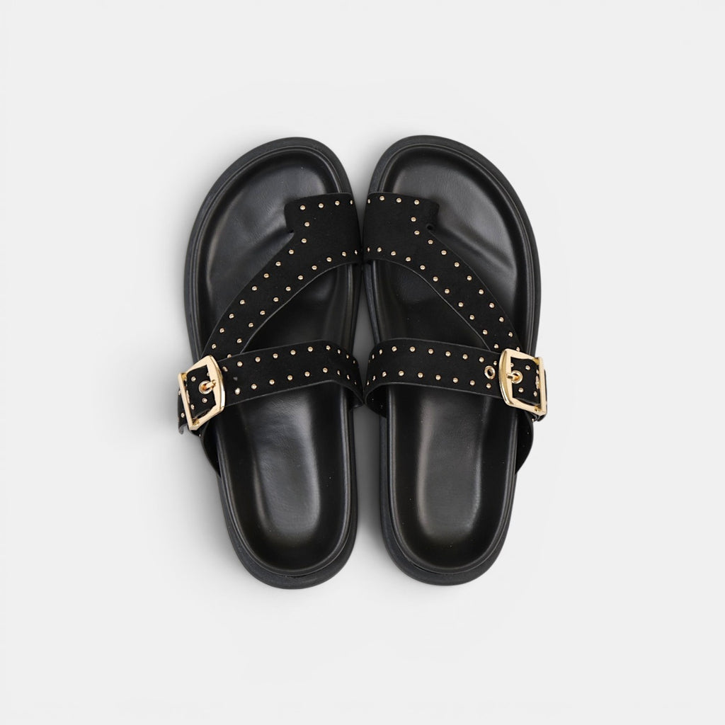 Sandalias planas para mujer con hebilla dorada y tachuelas, chanclas elegantes efecto ante en negro, camel y marrón chocolate