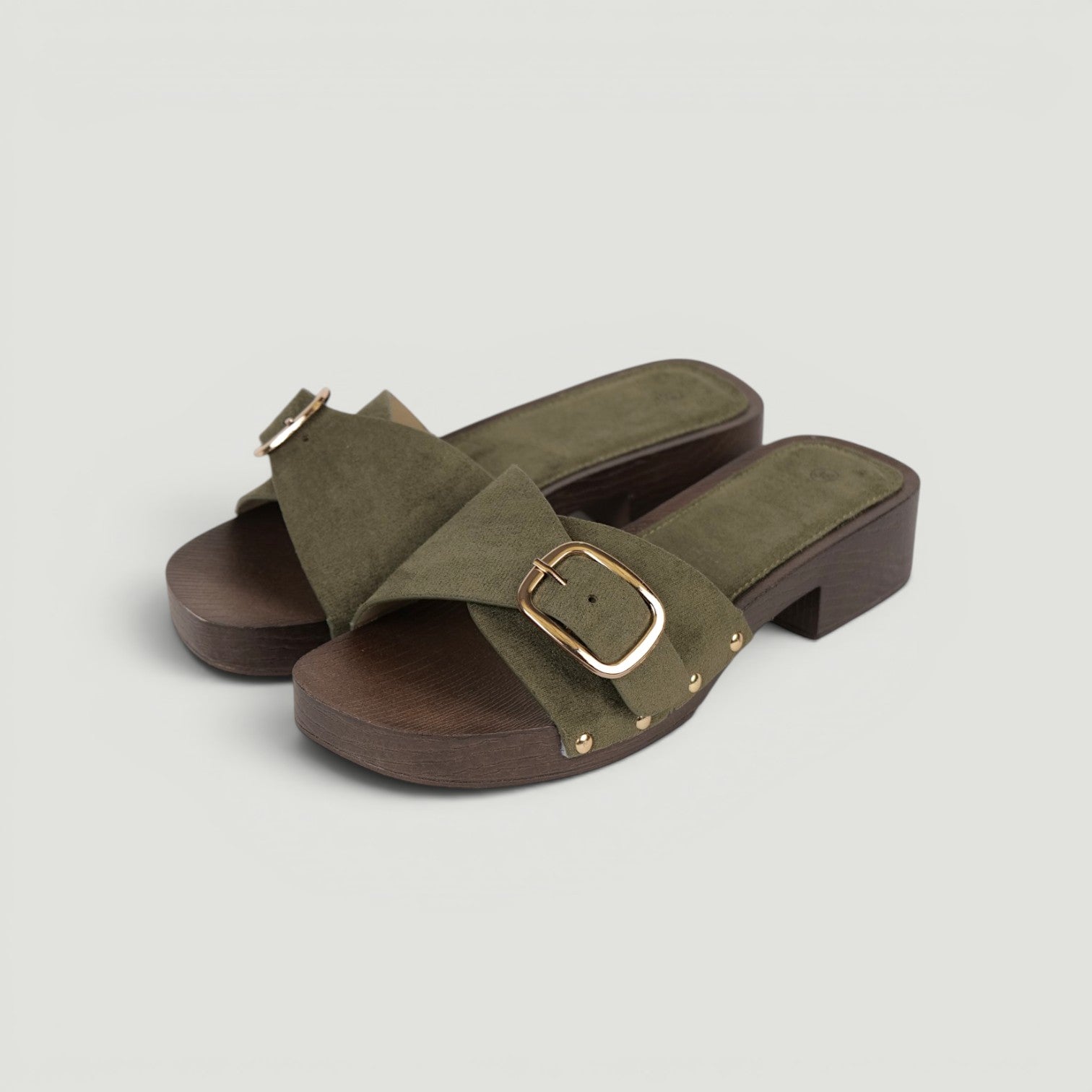 Zuecos Abiertos Tacón Bajo con Hebilla , Zuecos de mujer con acabado efecto gamuza sintética y detalle de hebilla metálica, sandalias cómodas de tacón ancho bajo ideales para verano y looks casuales