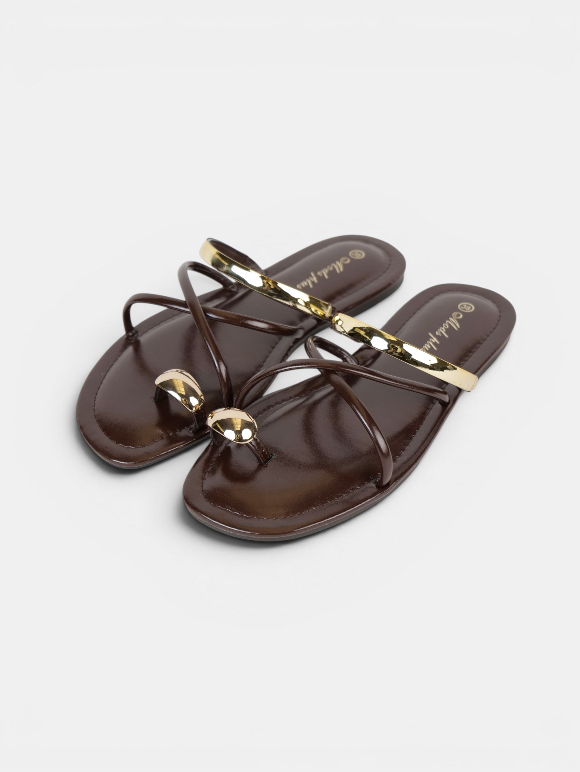 Sandalias Planas Anillo en el Dedo para mujer con tiras cruzadas y detalles metálicos dorados, chanclas elegantes de verano para playa, vacaciones, vestidos y looks casual chic