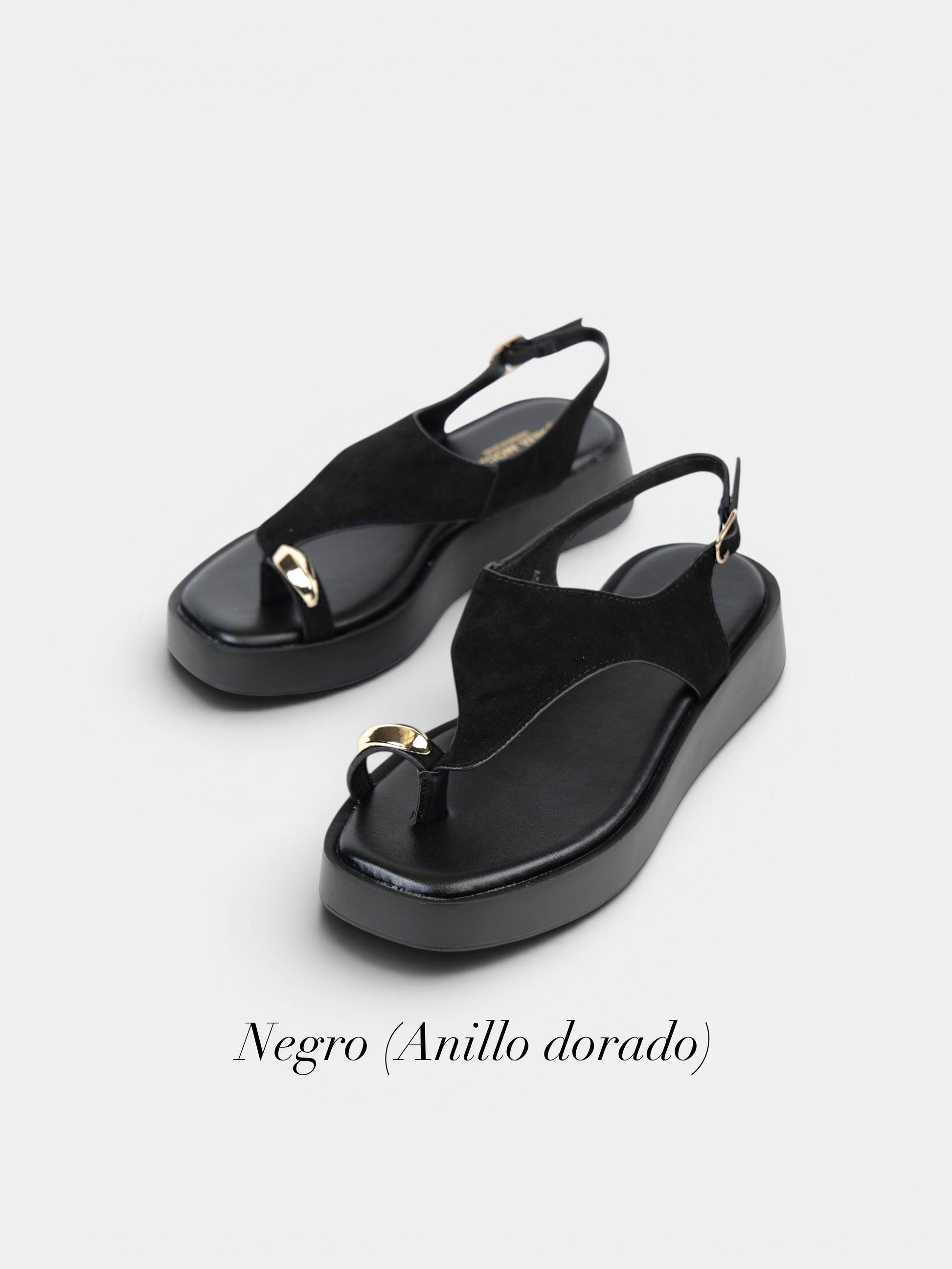 Sandalias de dedo con plataforma ligera y detalle metálico tiras de antelina, sandalias con correa trasera ajustable y diseño minimalista en color marrón y negro, sandalias cómodas de verano estilo casual