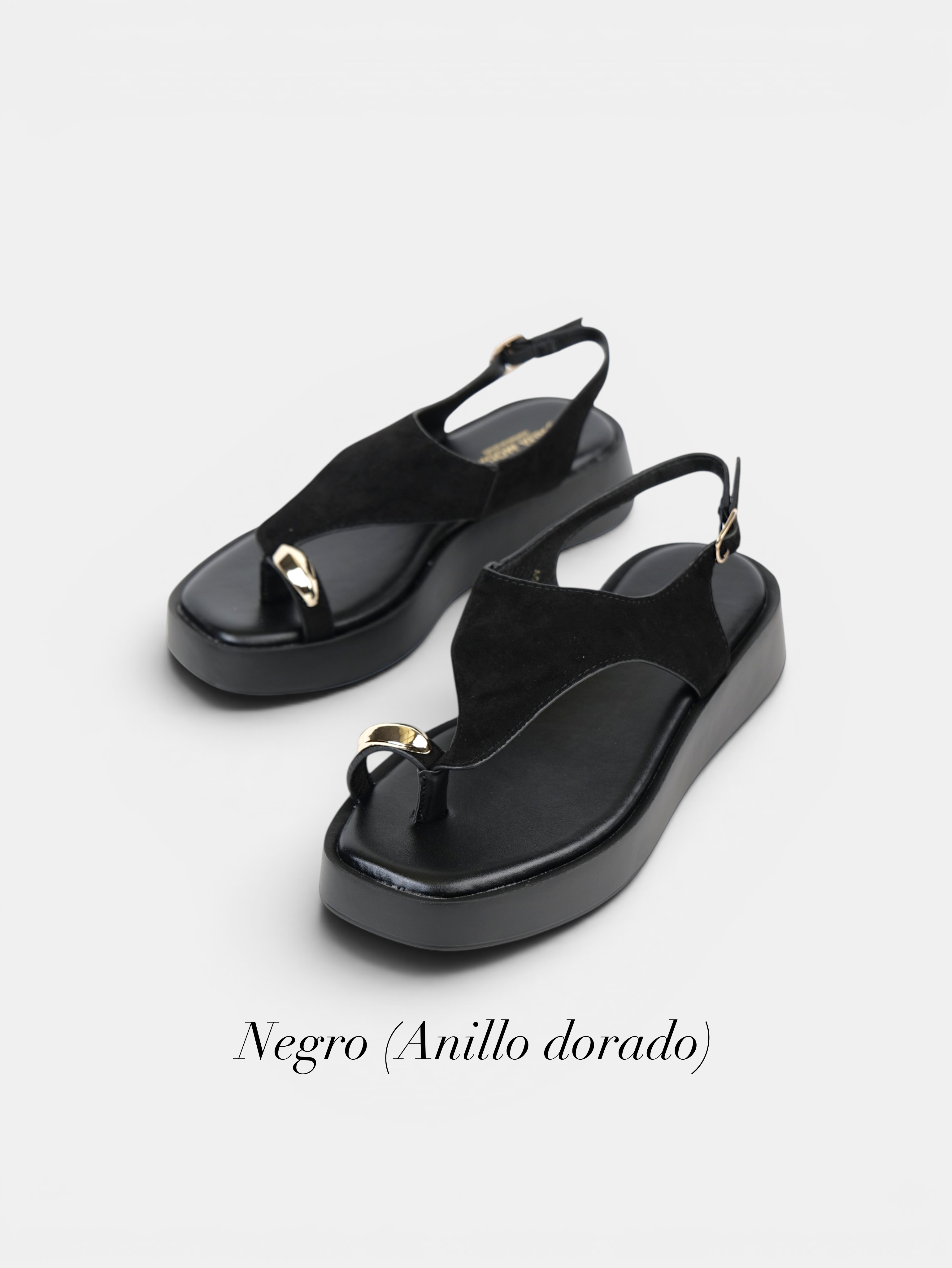 Sandalias de dedo con plataforma ligera y detalle metálico tiras de antelina, sandalias con correa trasera ajustable y diseño minimalista en color marrón y negro, sandalias cómodas de verano estilo casual