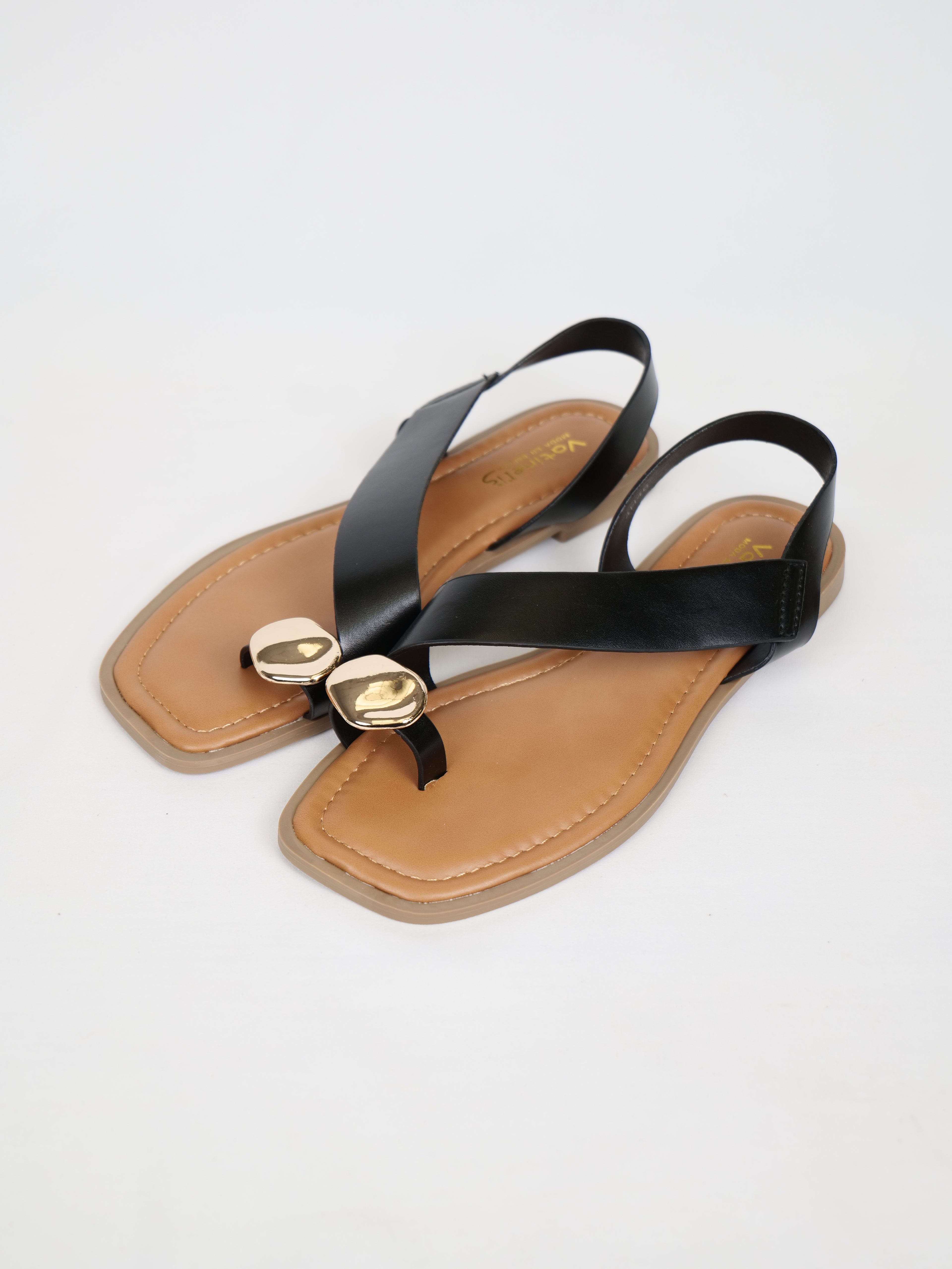 Sandalias Planas Adorno Dorado en el Dedo, Tiras Cruzadas Metalizadas y Talón Cubierto para Vestidos, Faldas, Shorts y Vaqueros