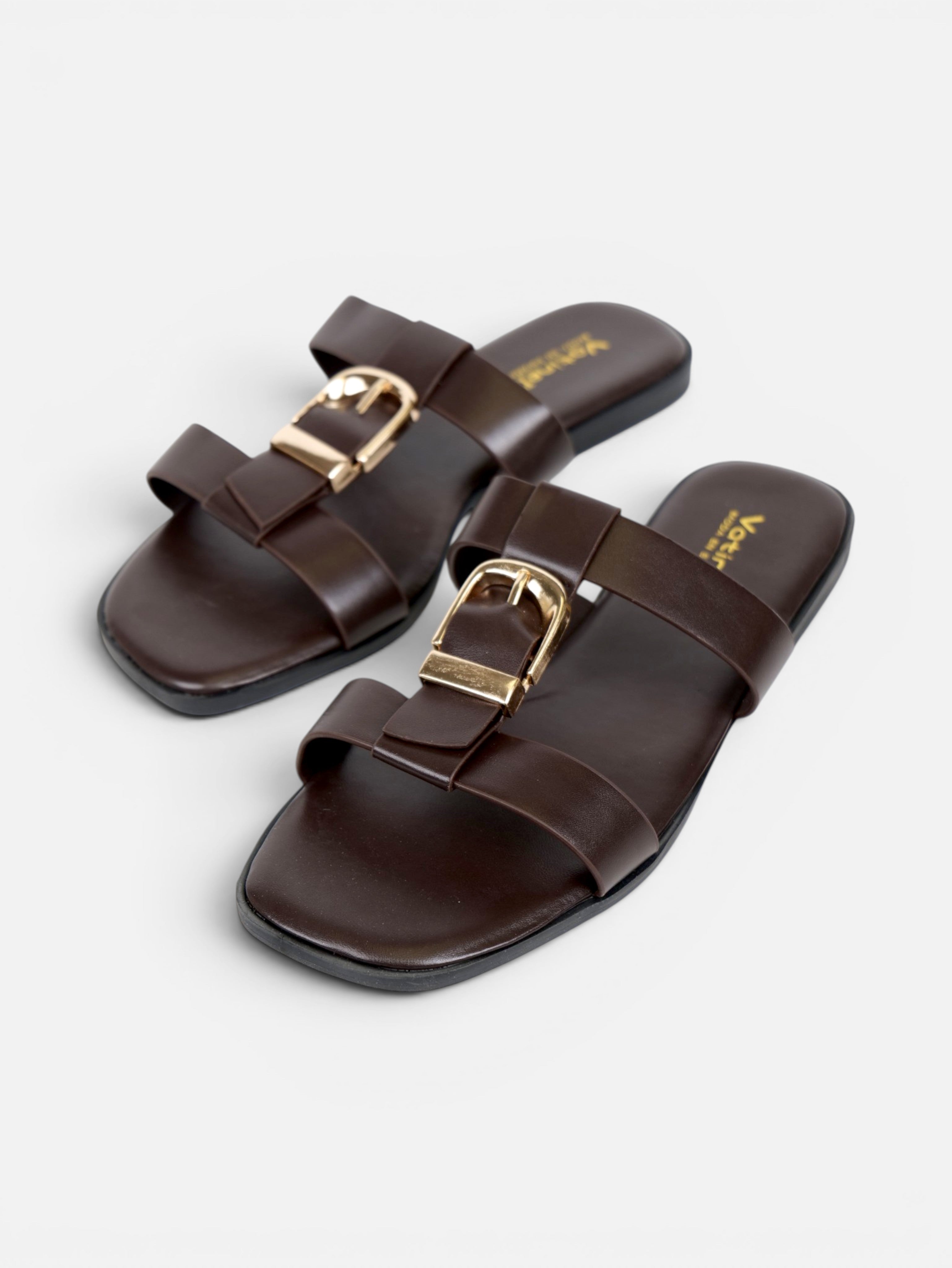 Sandalias planas para mujer con hebilla dorada decorativa, puntera cuadrada y tira para el dedo, estilo minimalista verano