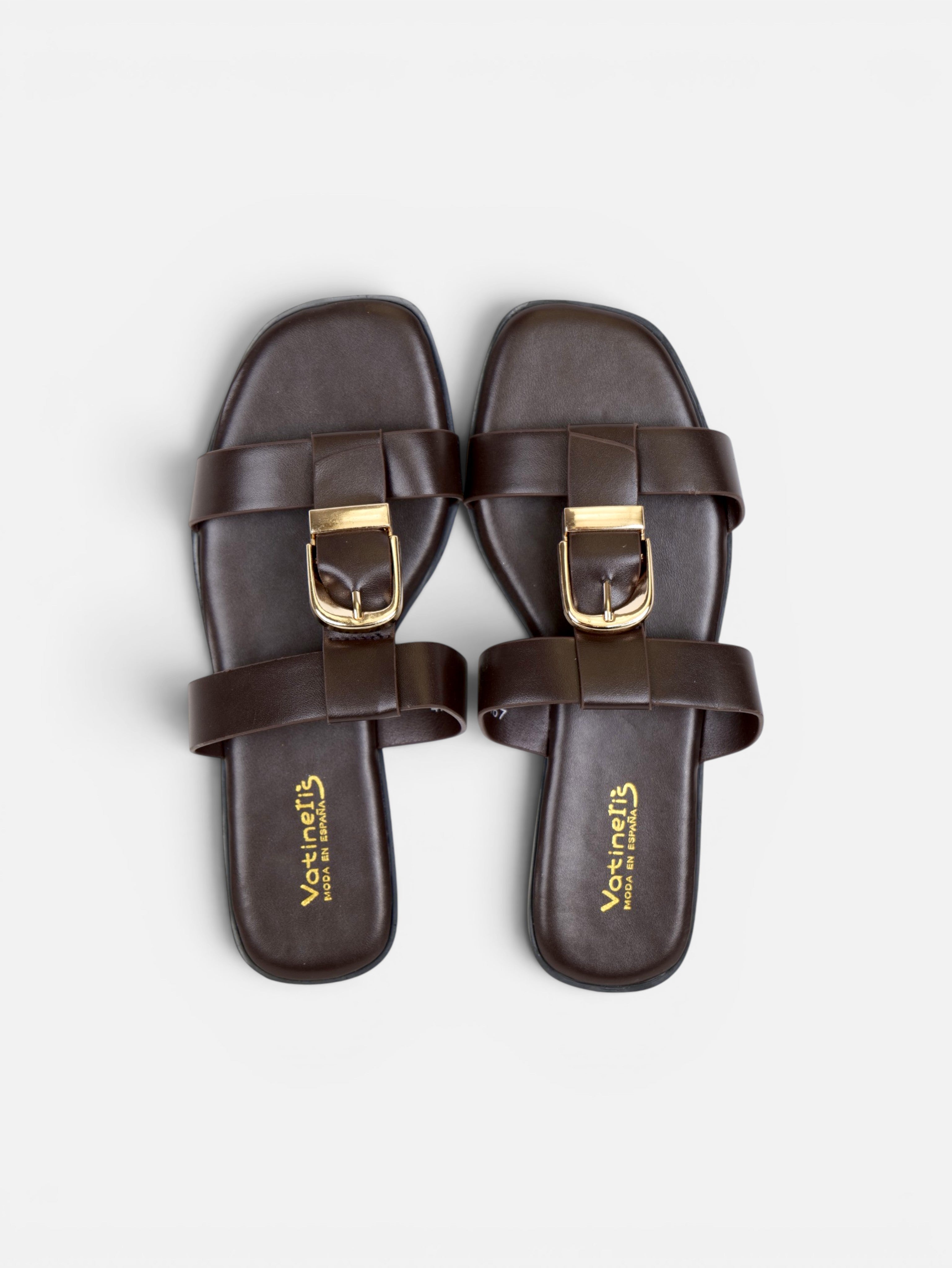 Sandalias planas para mujer con hebilla dorada decorativa, puntera cuadrada y tira para el dedo, estilo minimalista verano